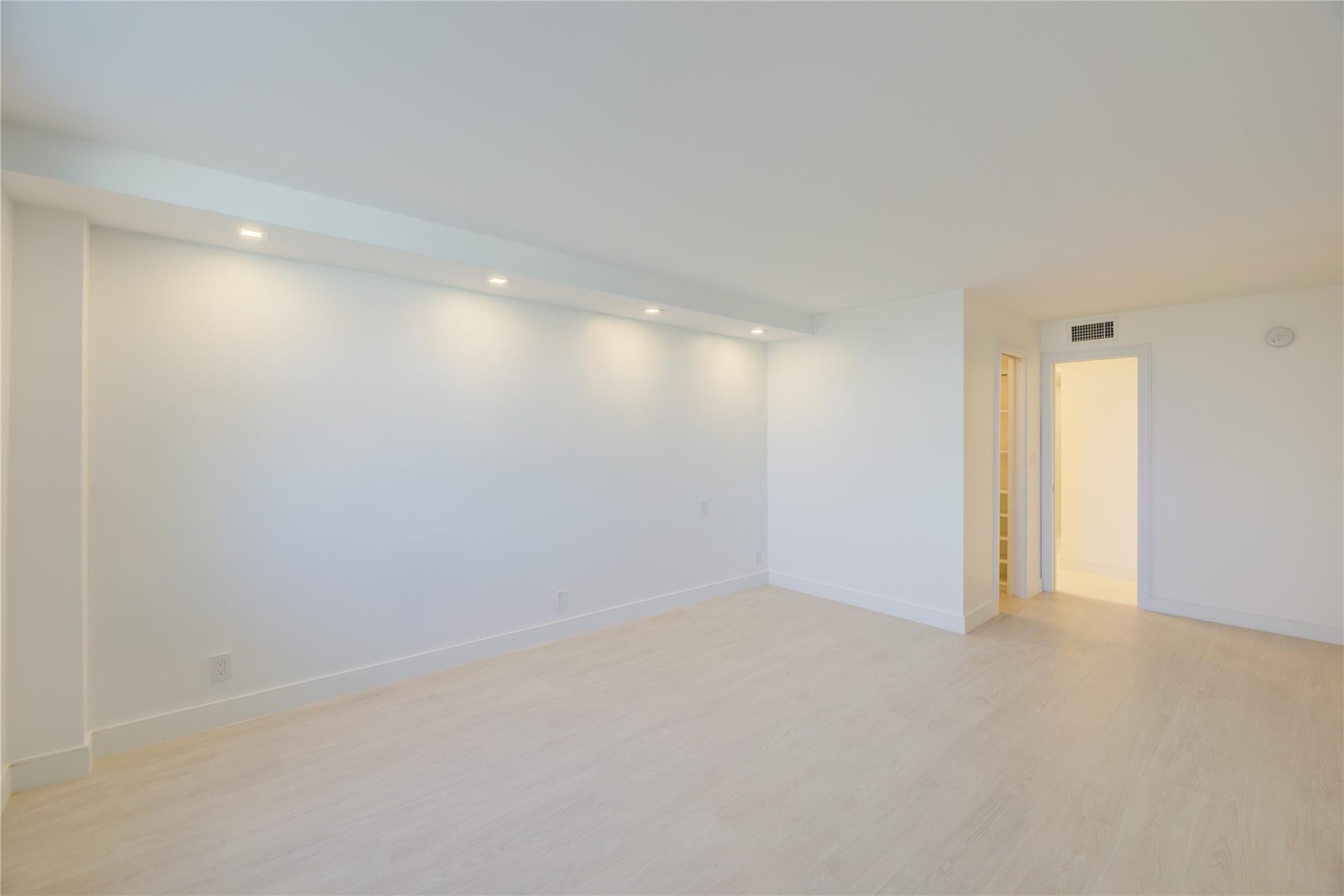 1 Las Olas Circle 404