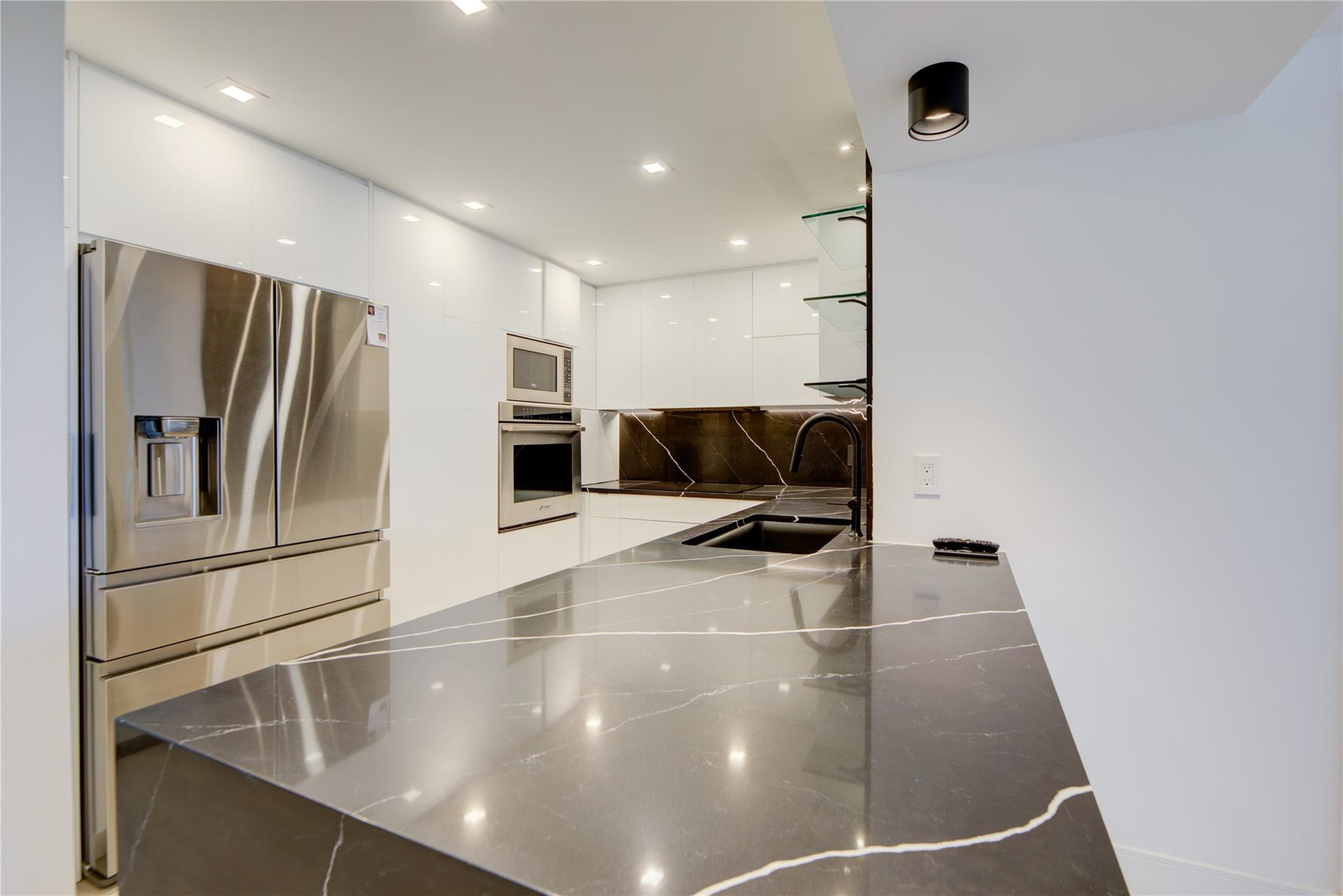 1 Las Olas Circle 404