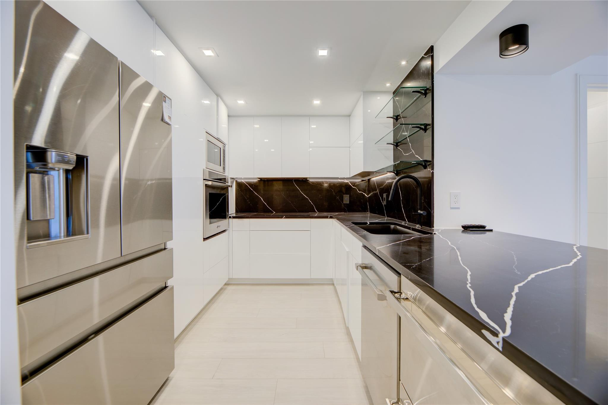 1 Las Olas Circle 404