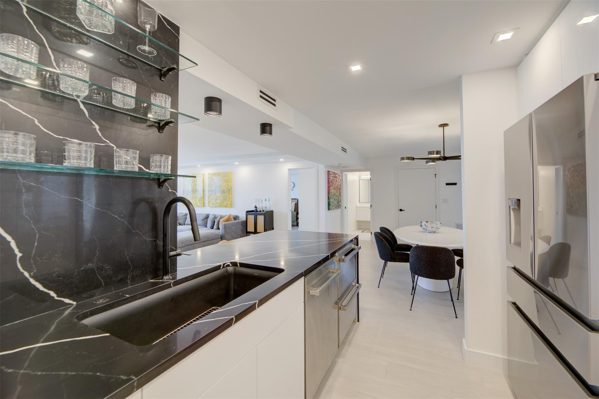 1 Las Olas Circle 404