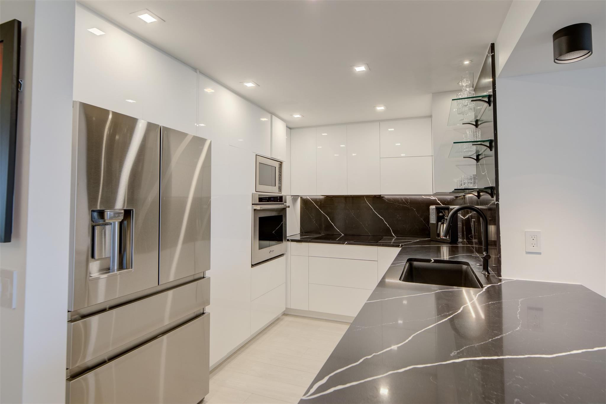 1 Las Olas Circle 404