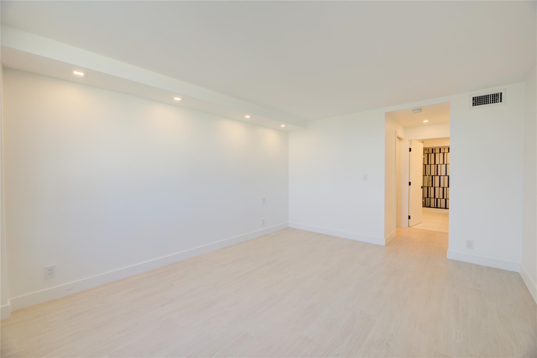 1 Las Olas Circle 404