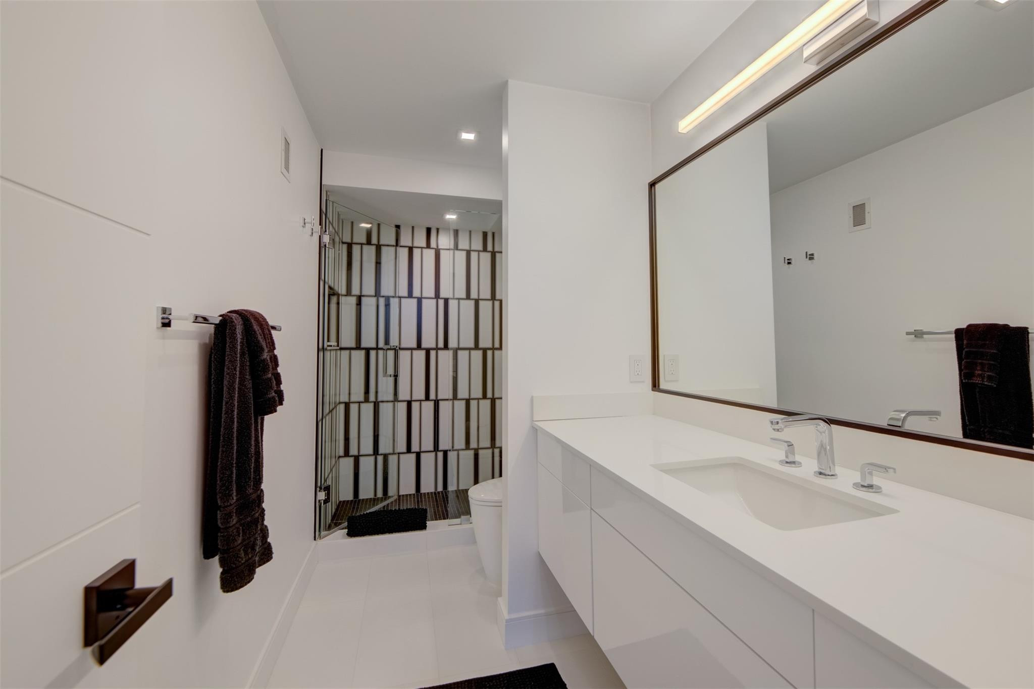 1 Las Olas Circle 404