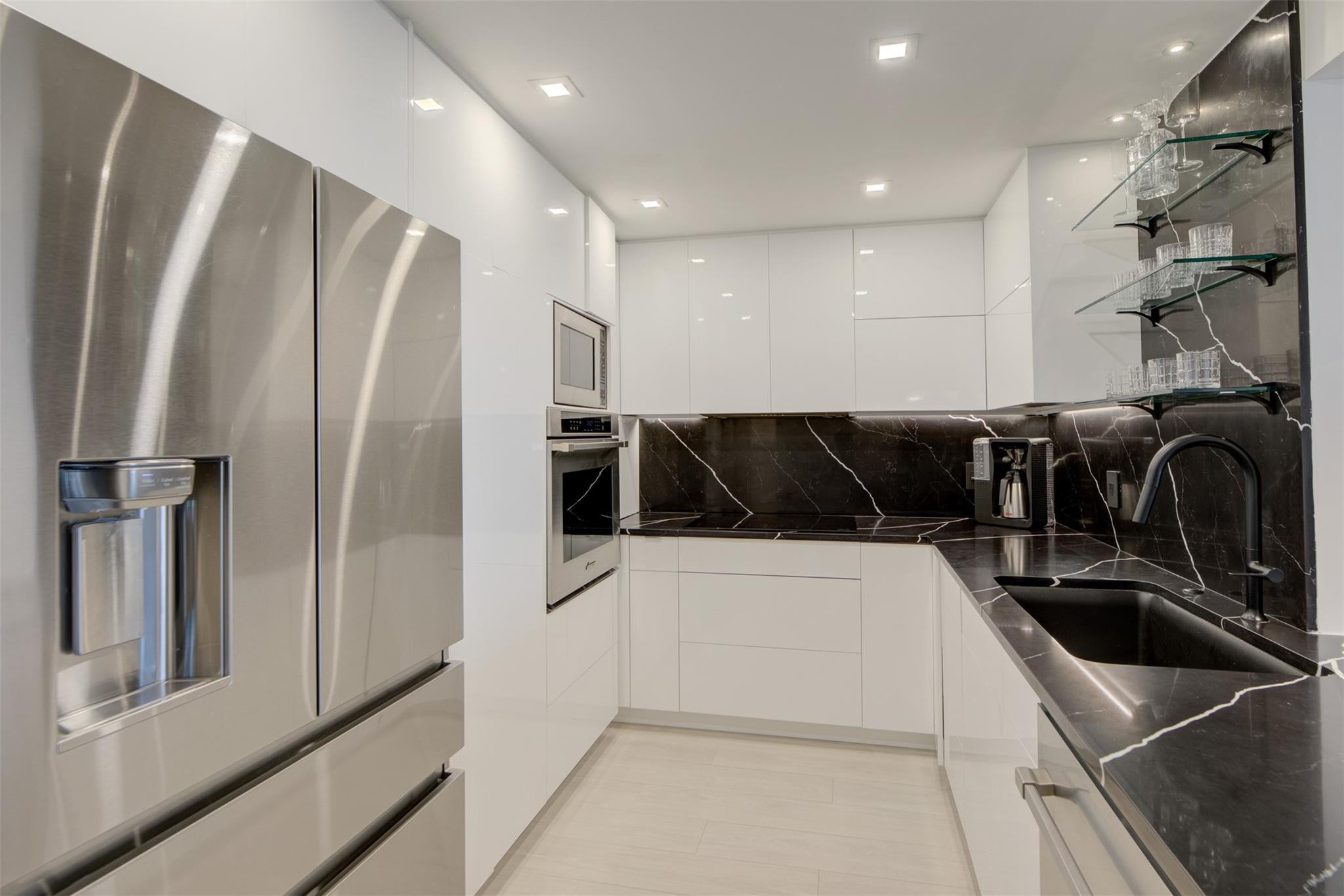 1 Las Olas Circle 404