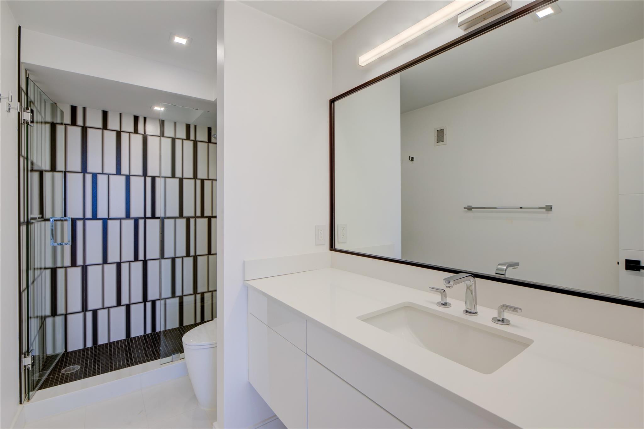 1 Las Olas Circle 404