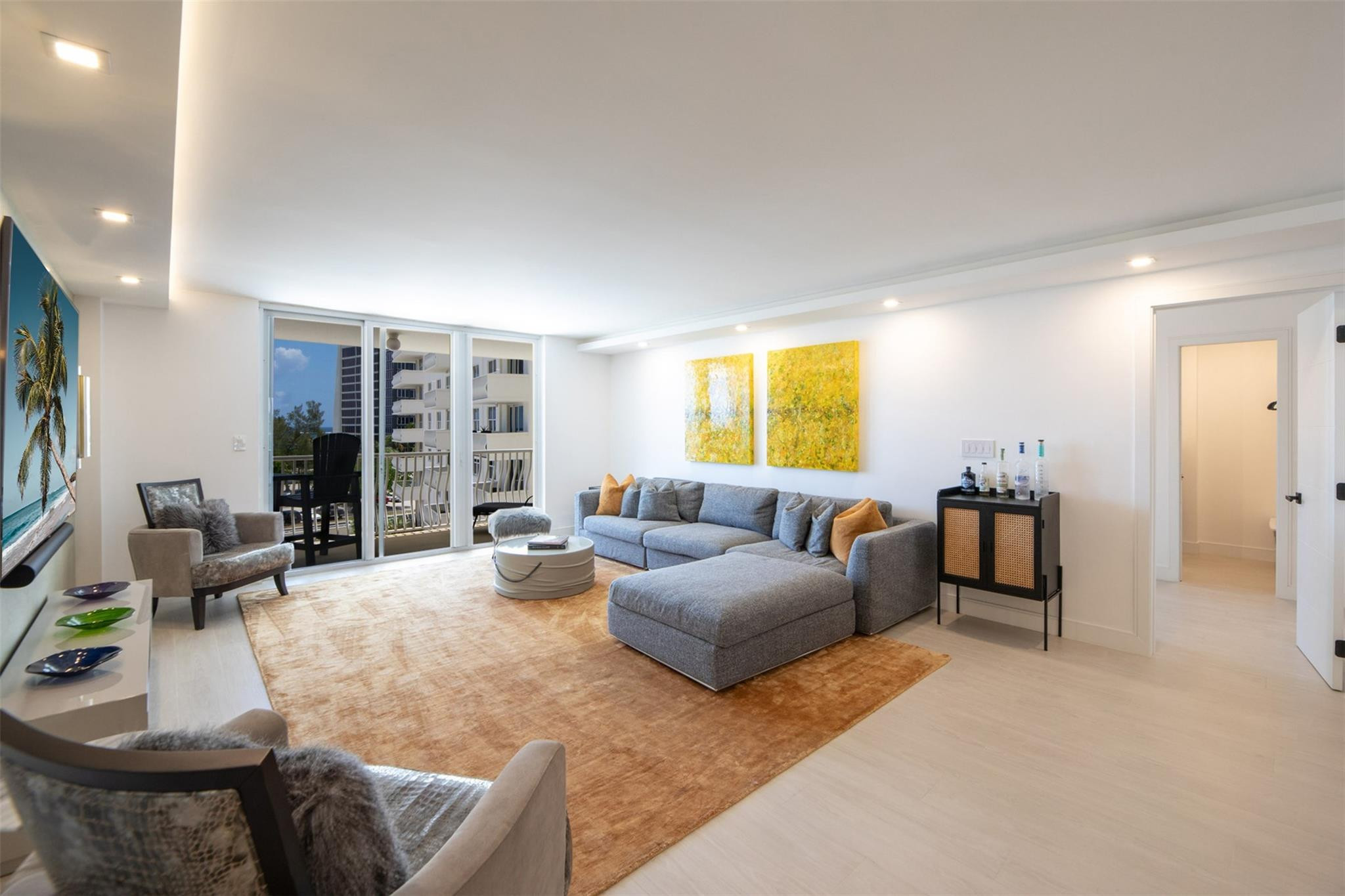 1 Las Olas Circle 404