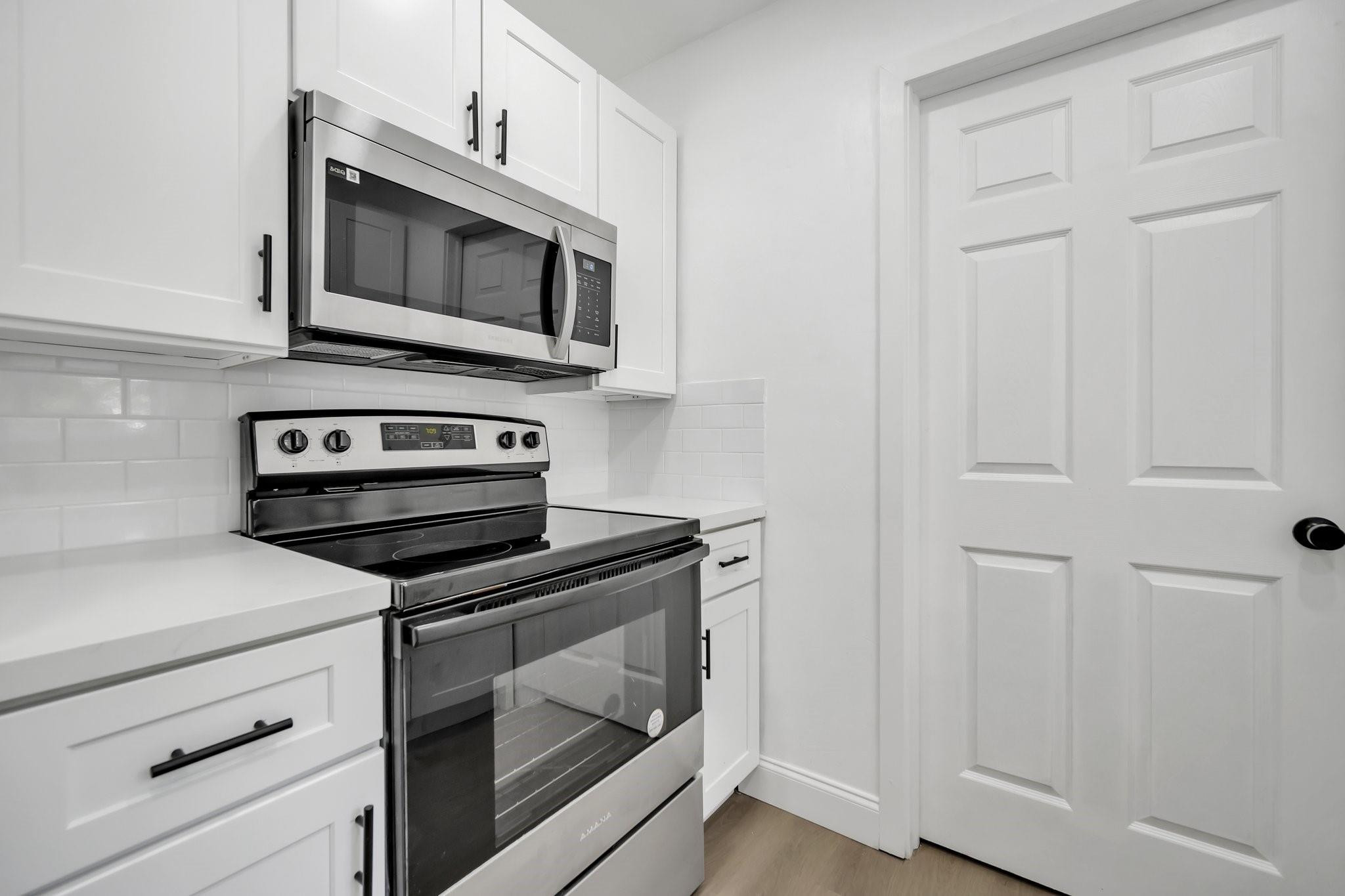1070 NW 25th Way