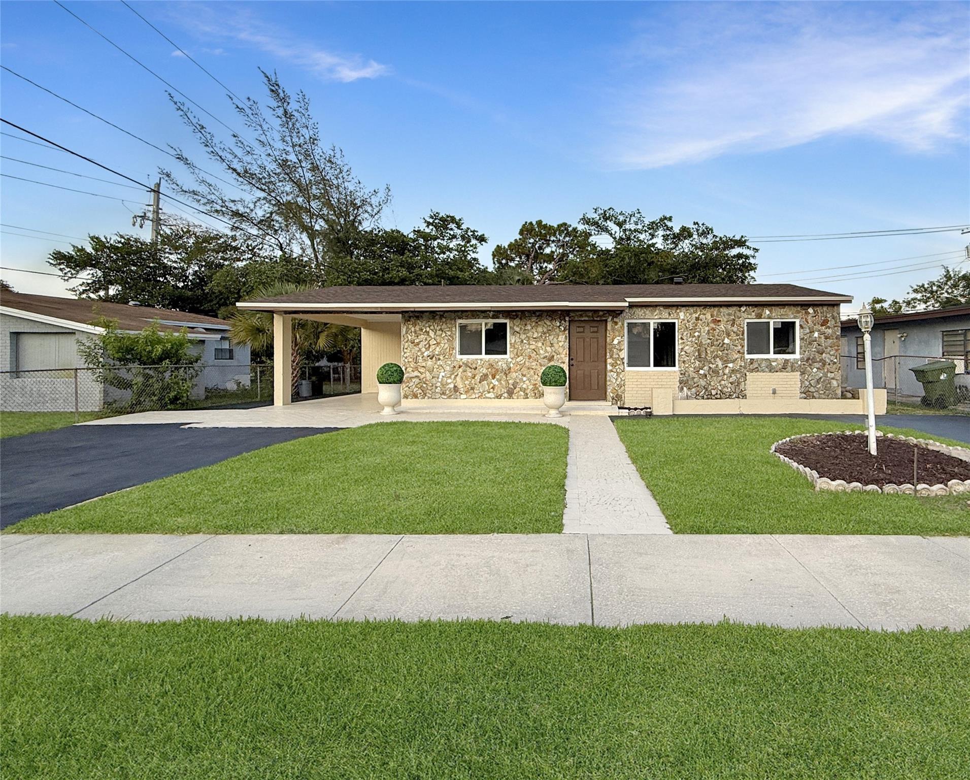 1070 NW 25th Way