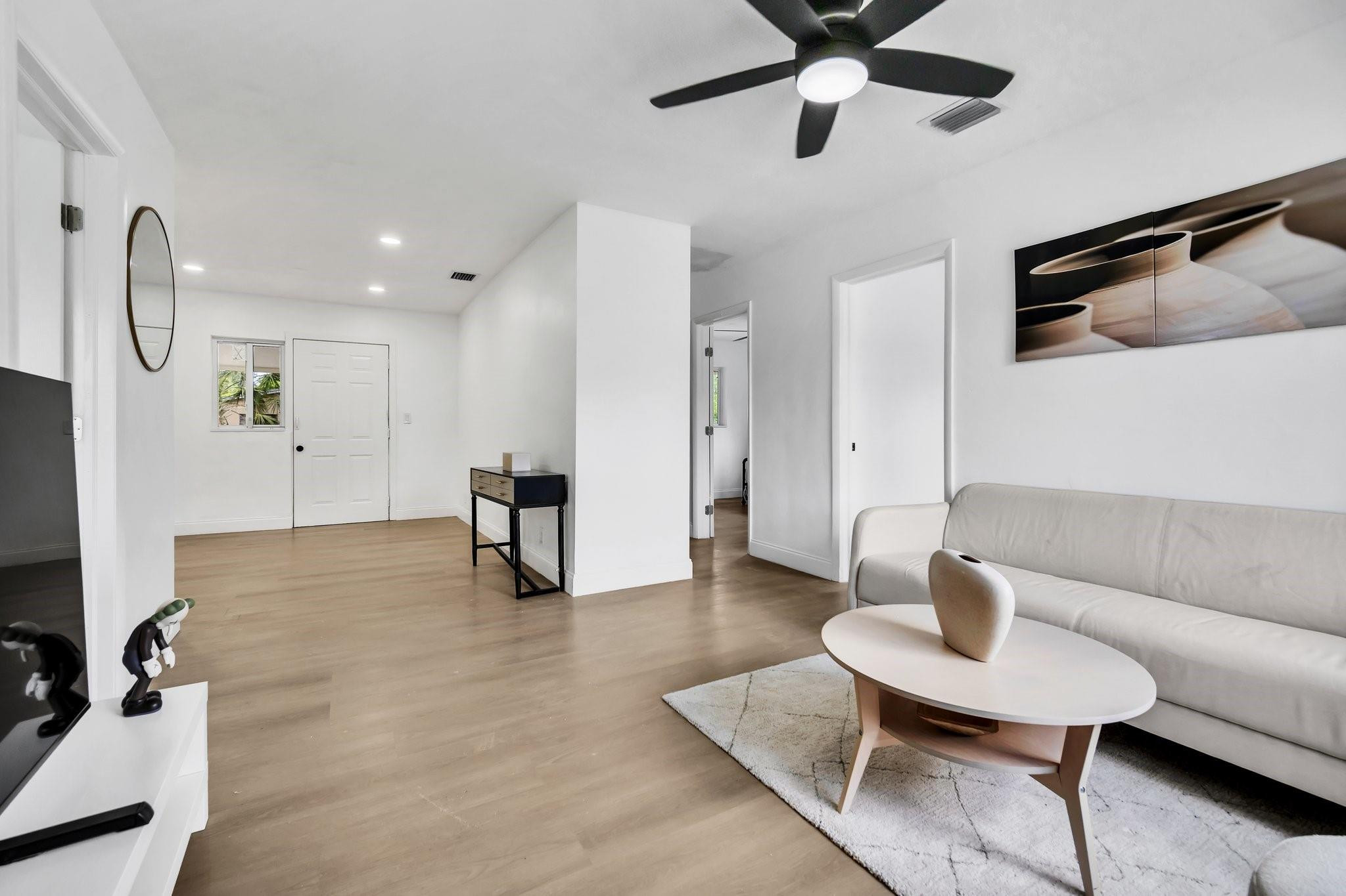 1070 NW 25th Way