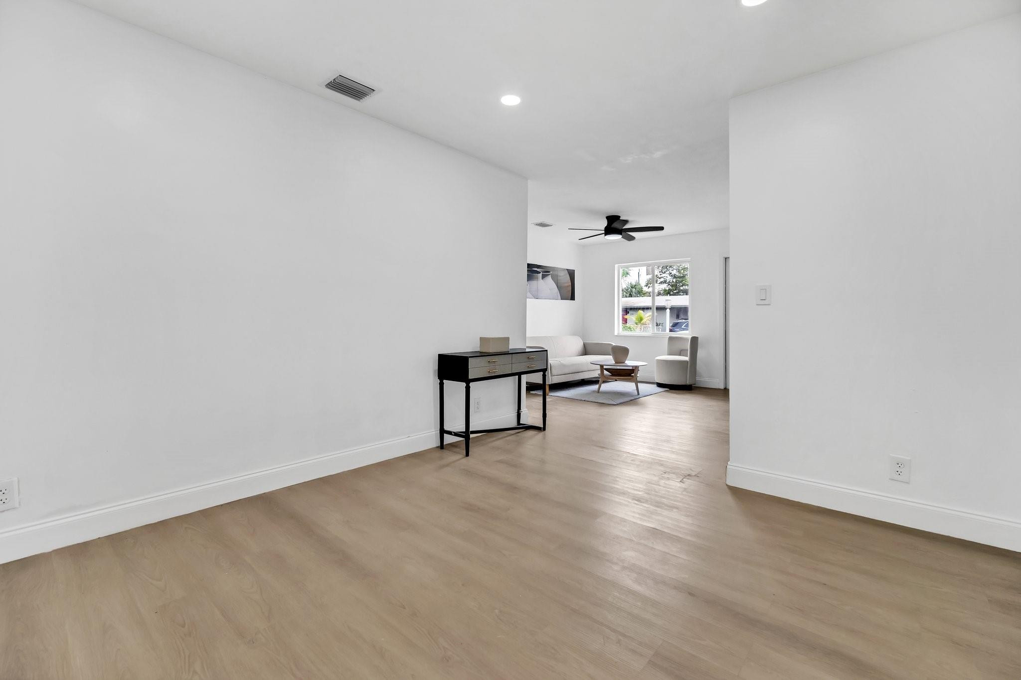 1070 NW 25th Way