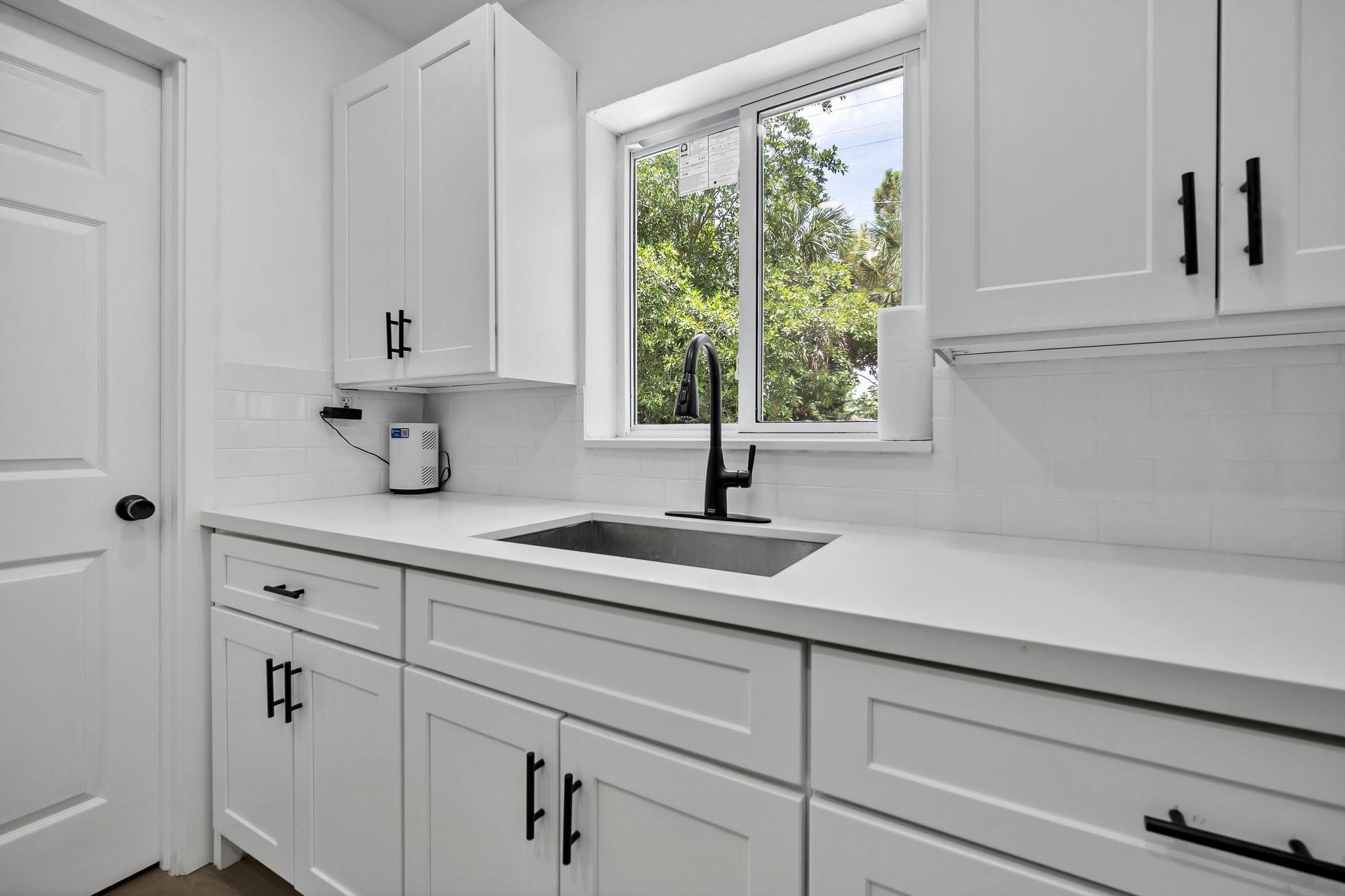 1070 NW 25th Way