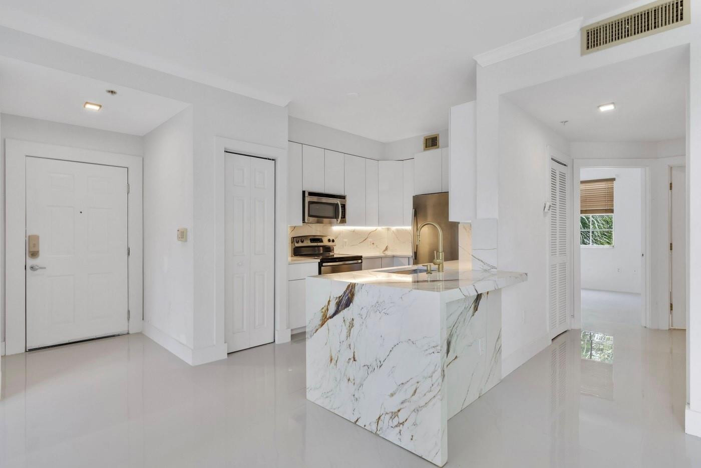 1803 N Flagler Dr 206