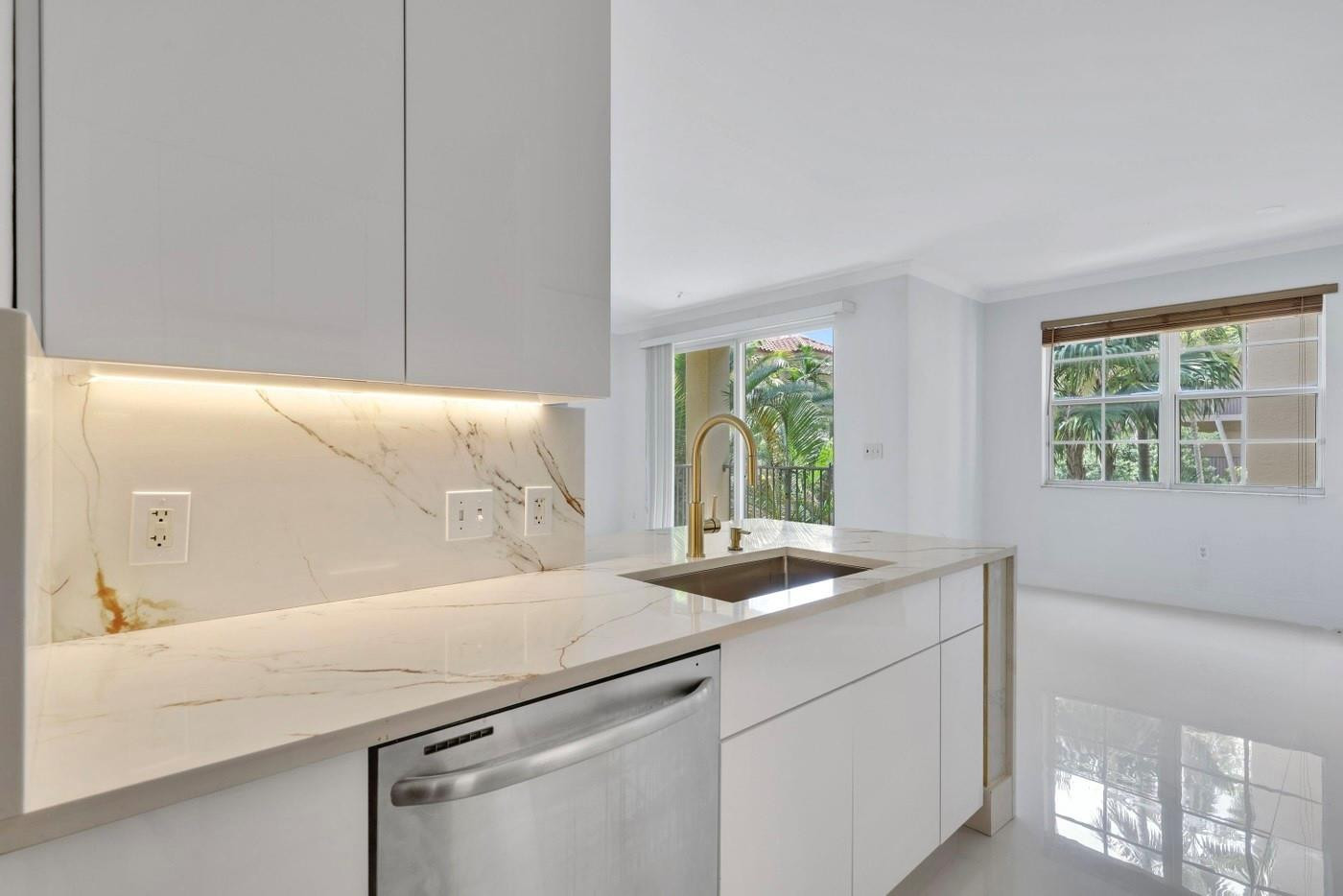 1803 N Flagler Dr 206