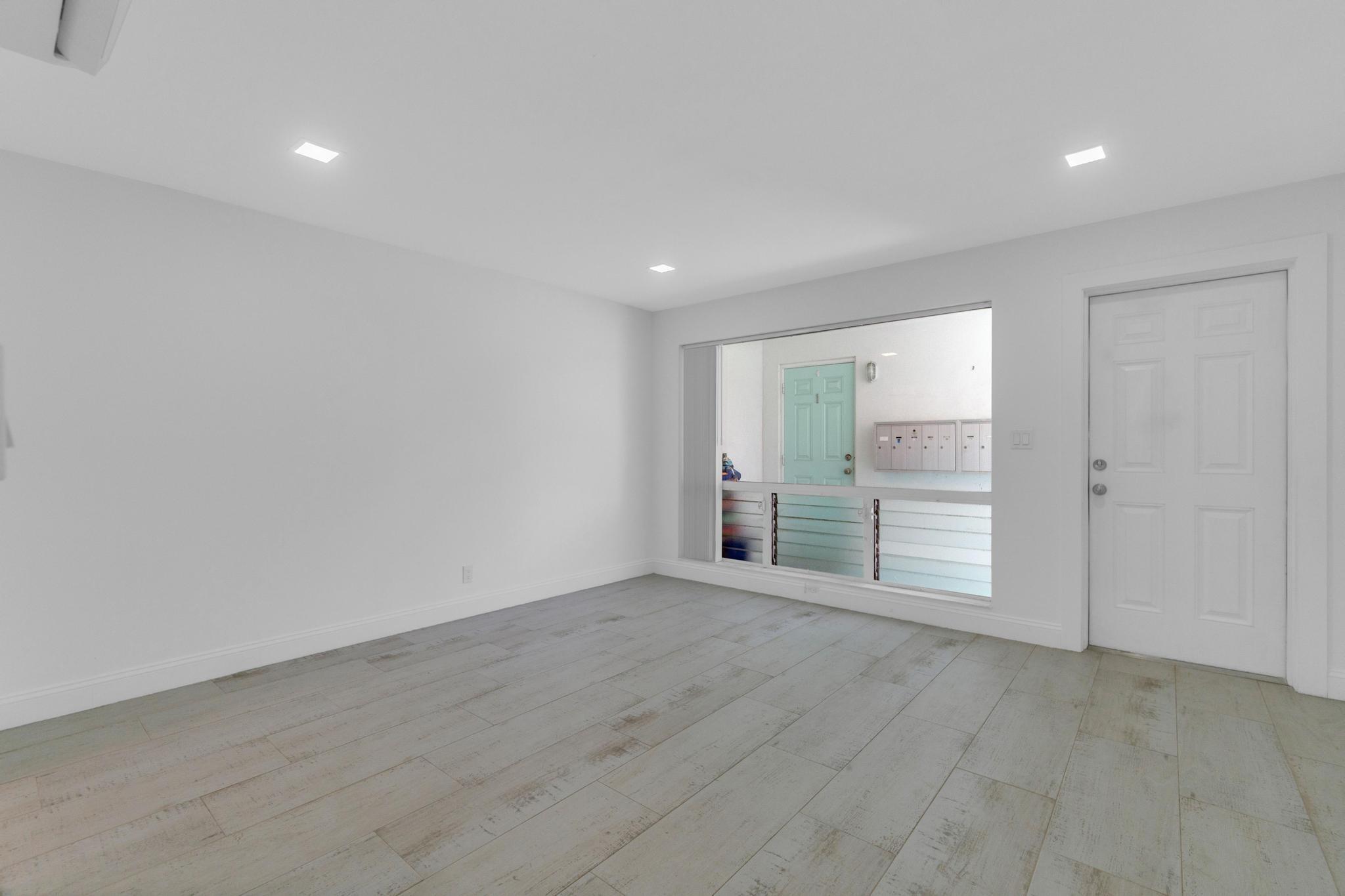 3212 NE 7th Pl 2