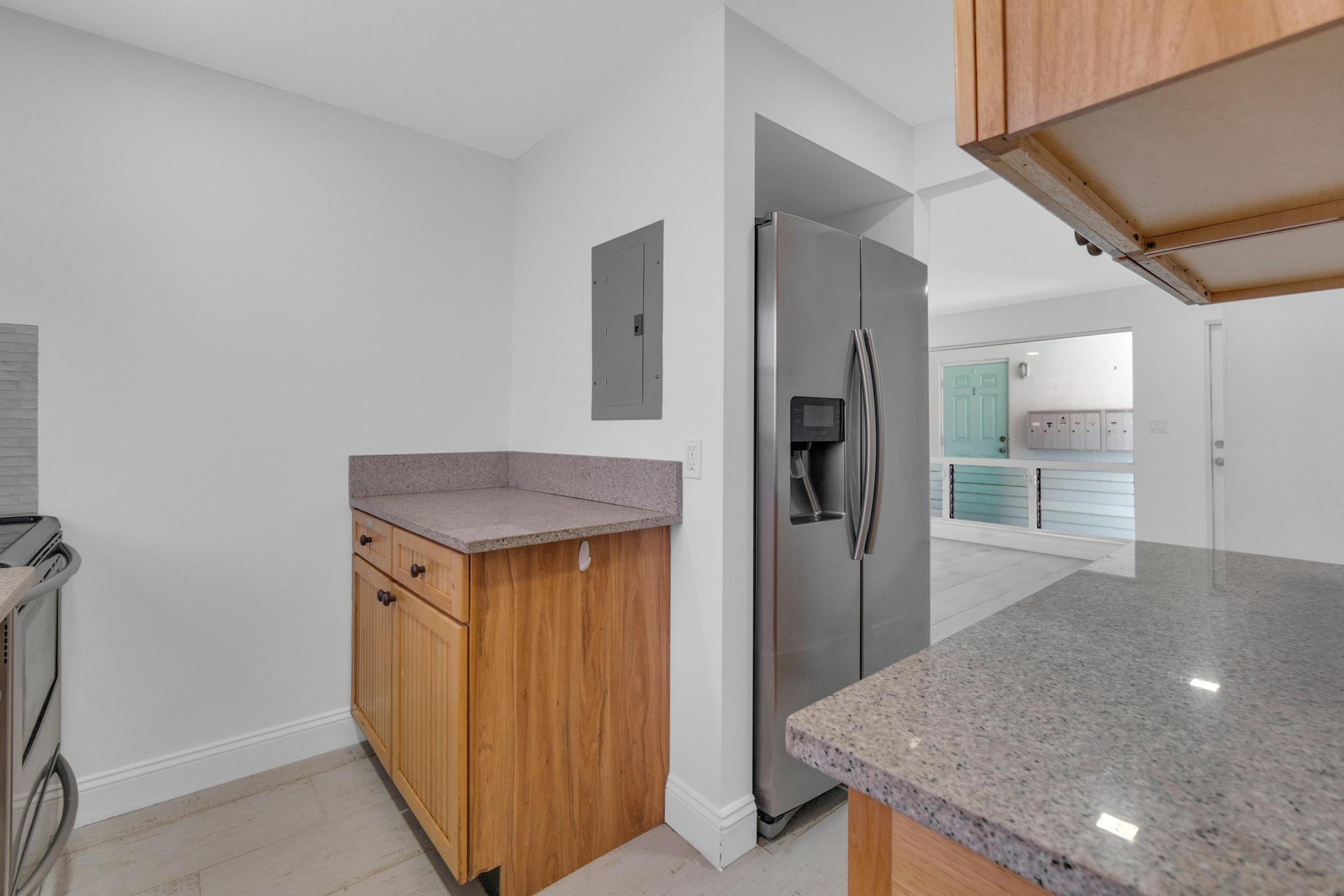 3212 NE 7th Pl 2