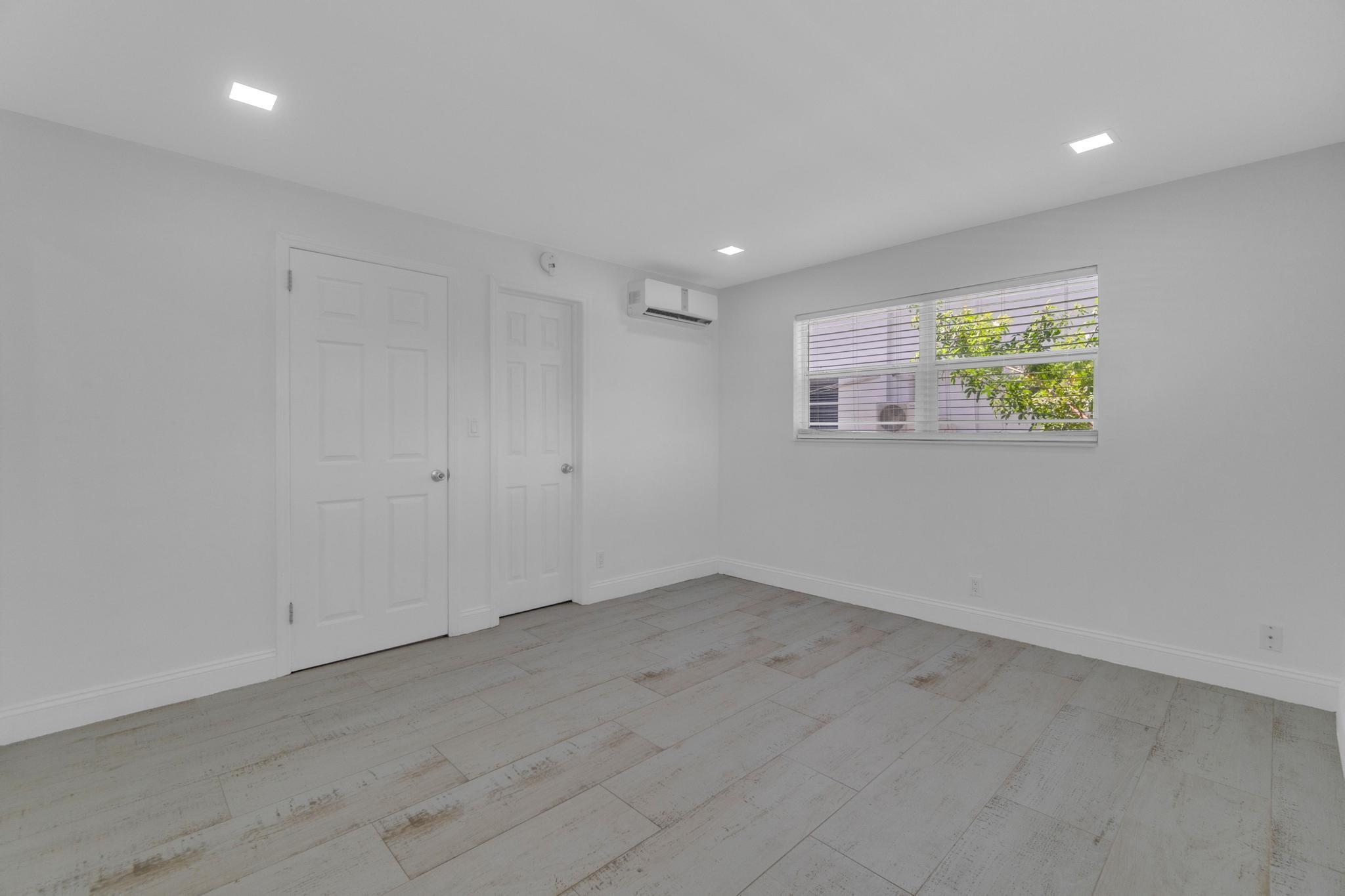 3212 NE 7th Pl 2