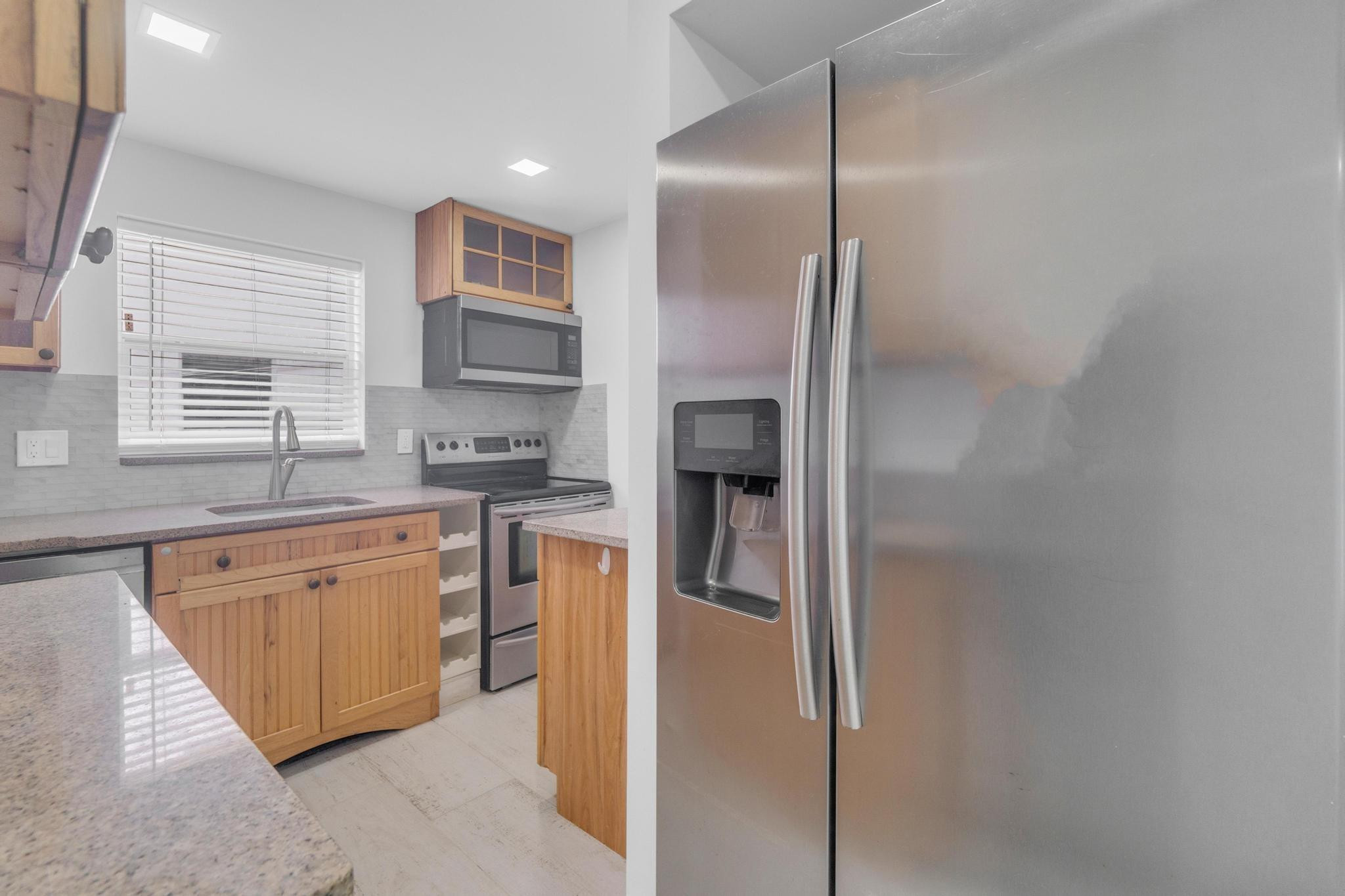 3212 NE 7th Pl 2