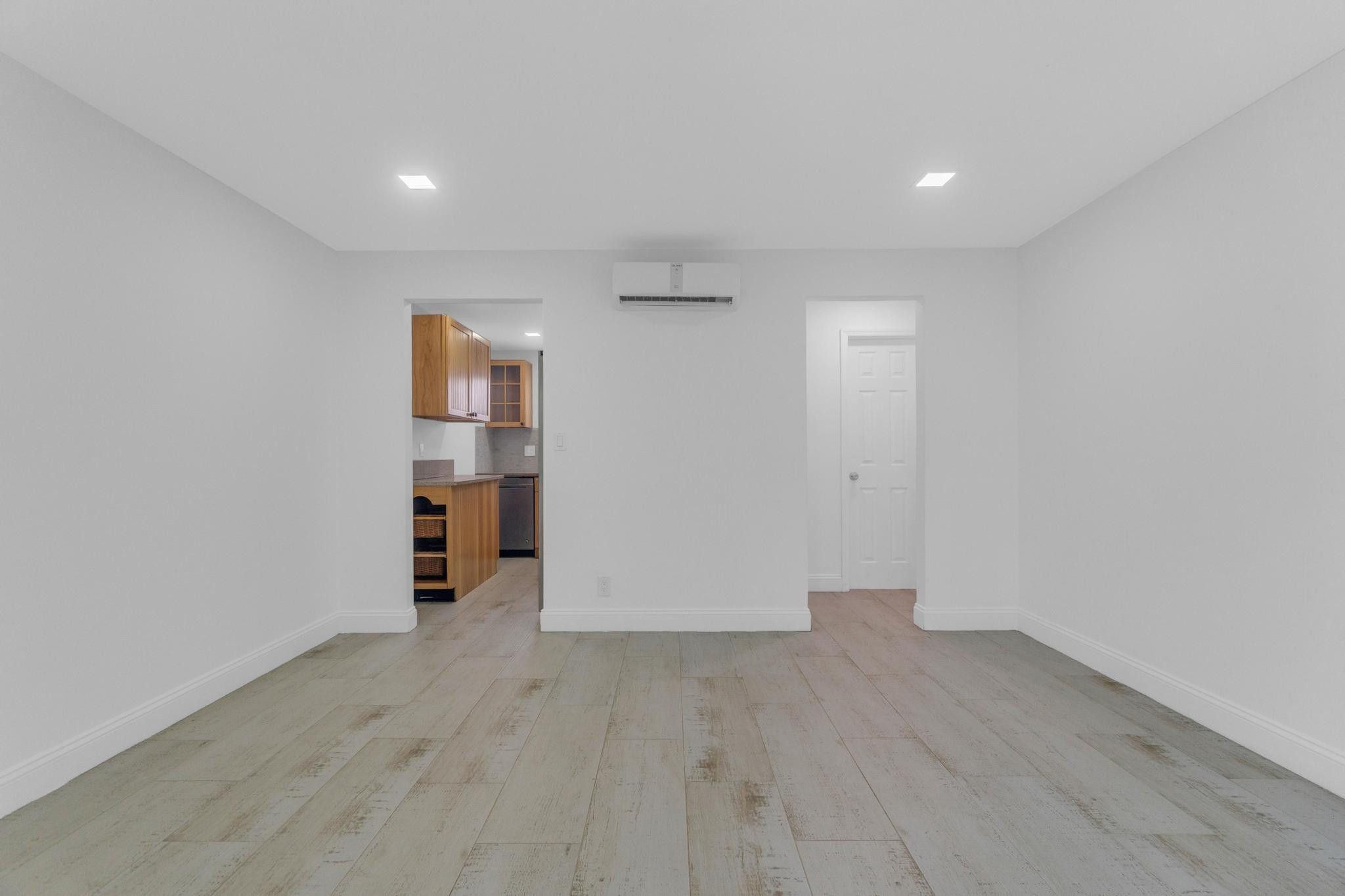 3212 NE 7th Pl 2
