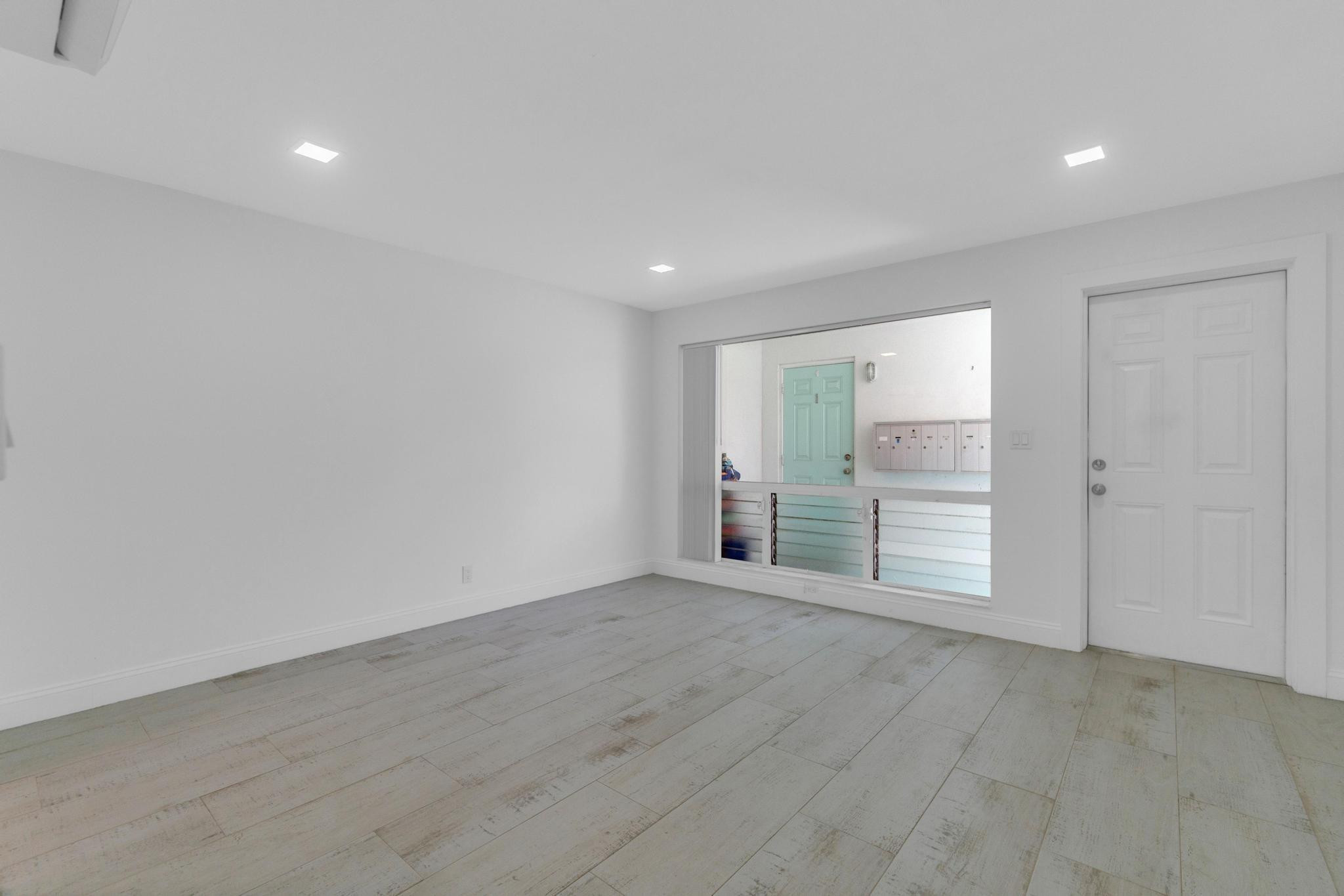 3212 NE 7th Pl 2