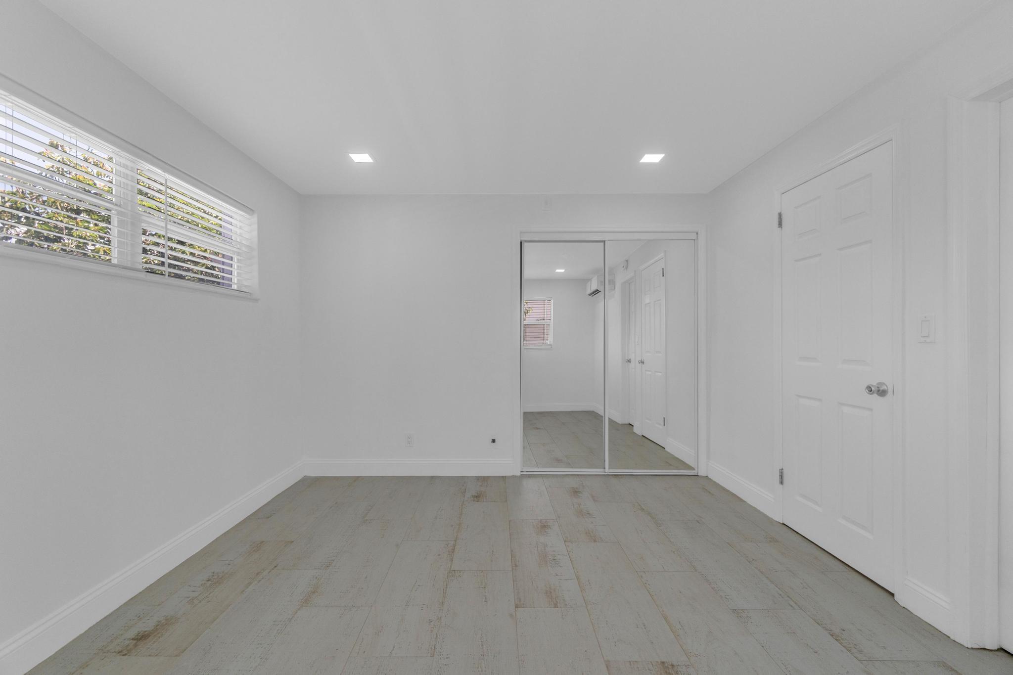3212 NE 7th Pl 2