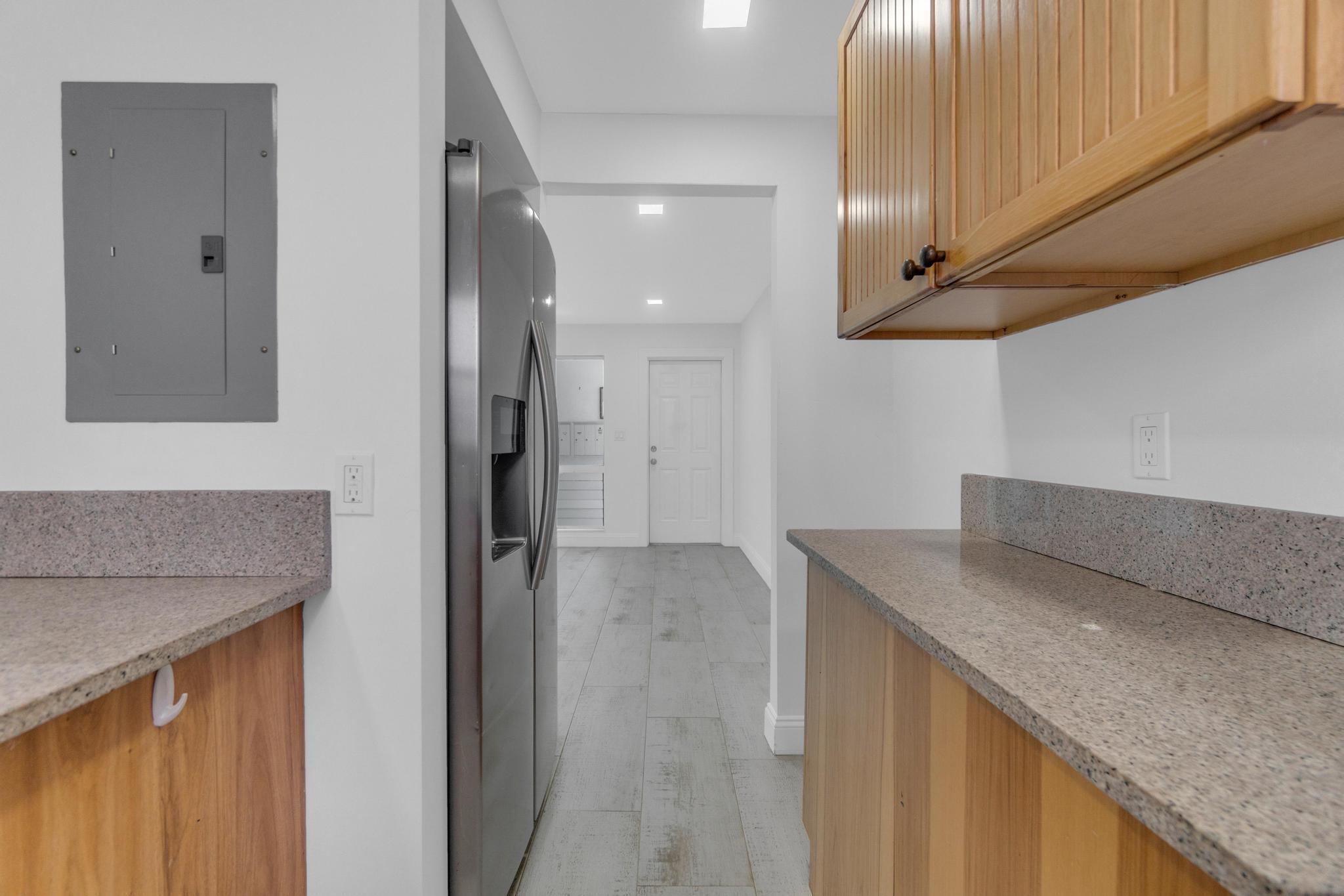 3212 NE 7th Pl 2