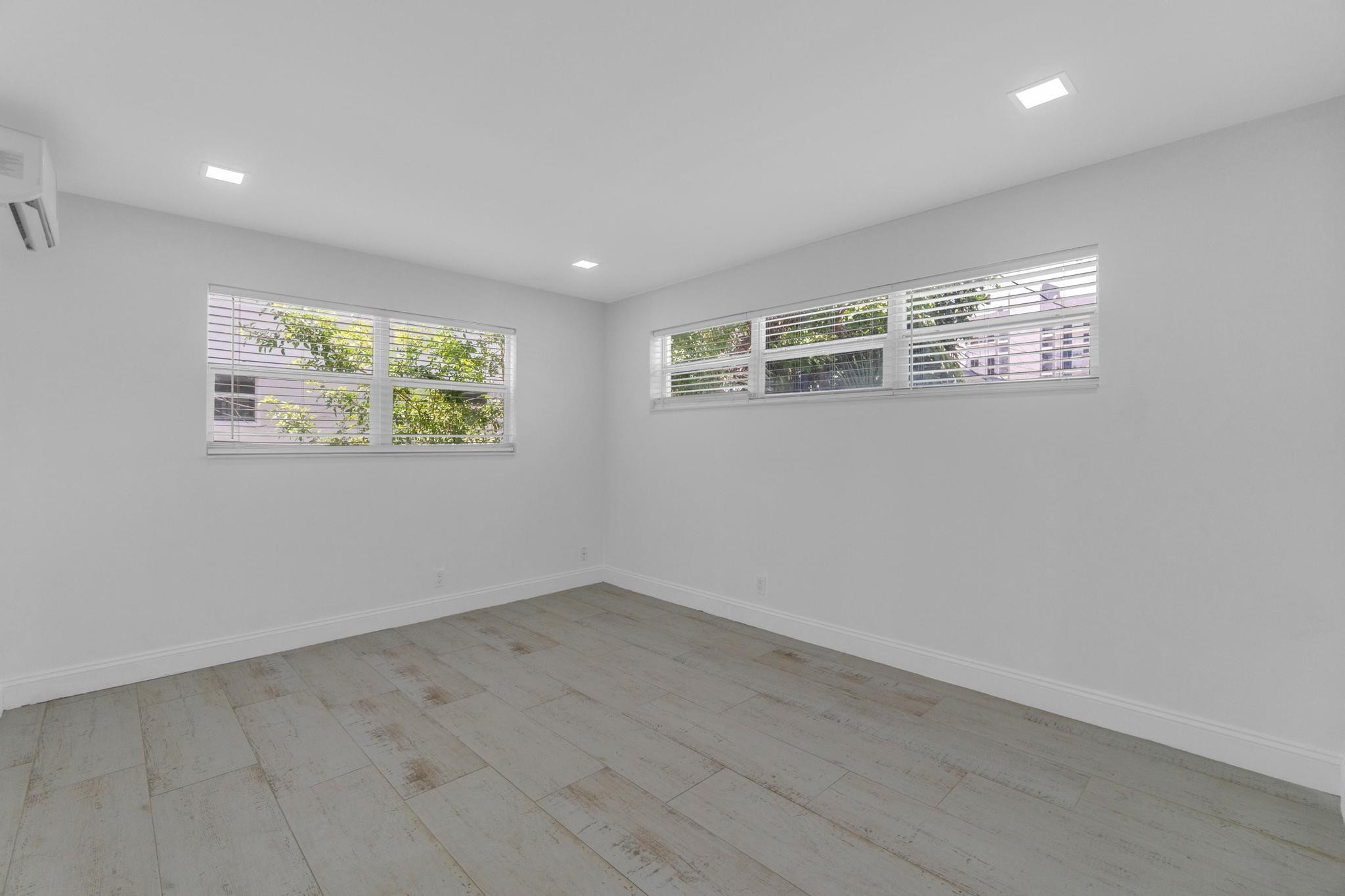3212 NE 7th Pl 2