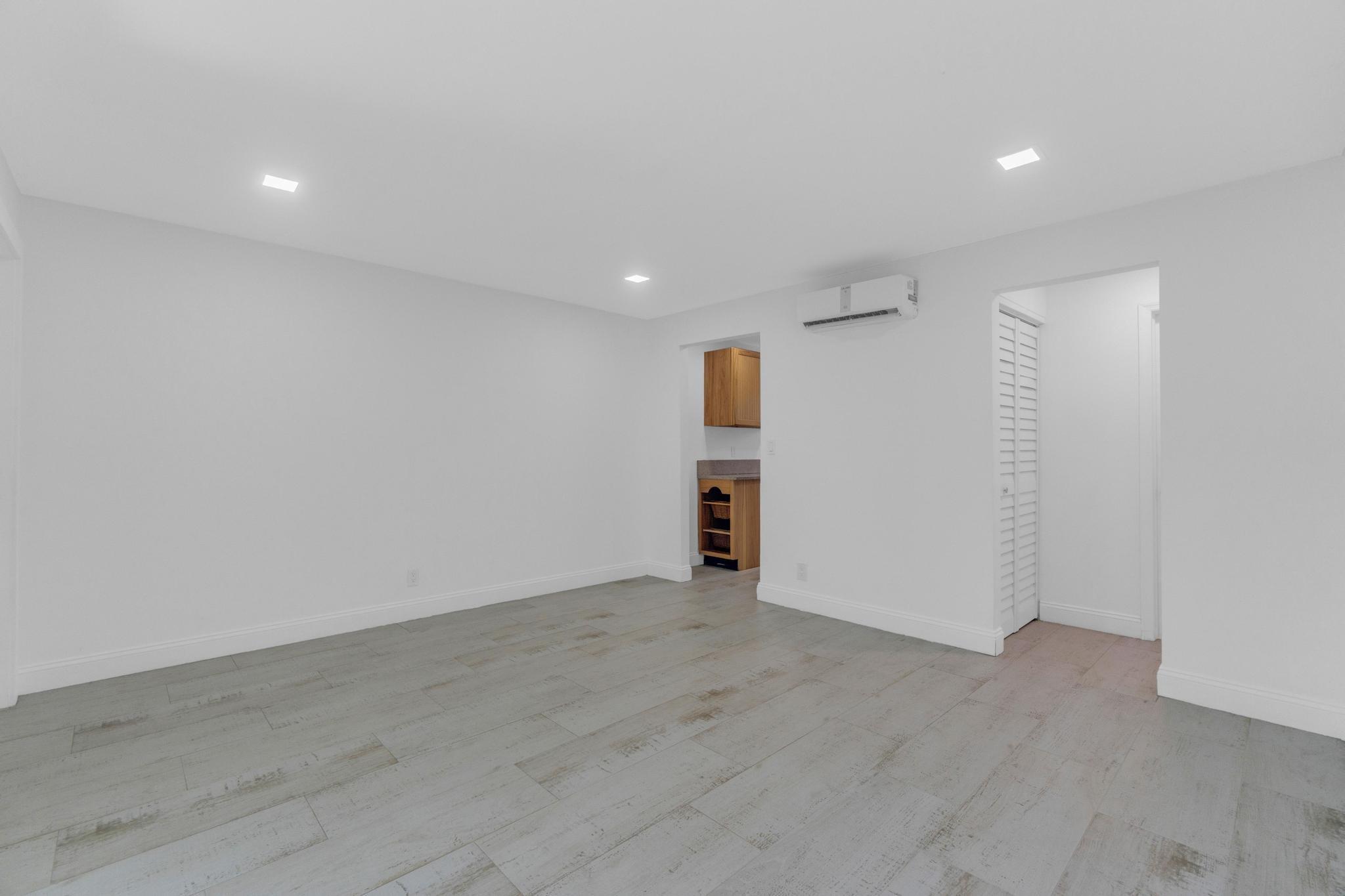 3212 NE 7th Pl 2