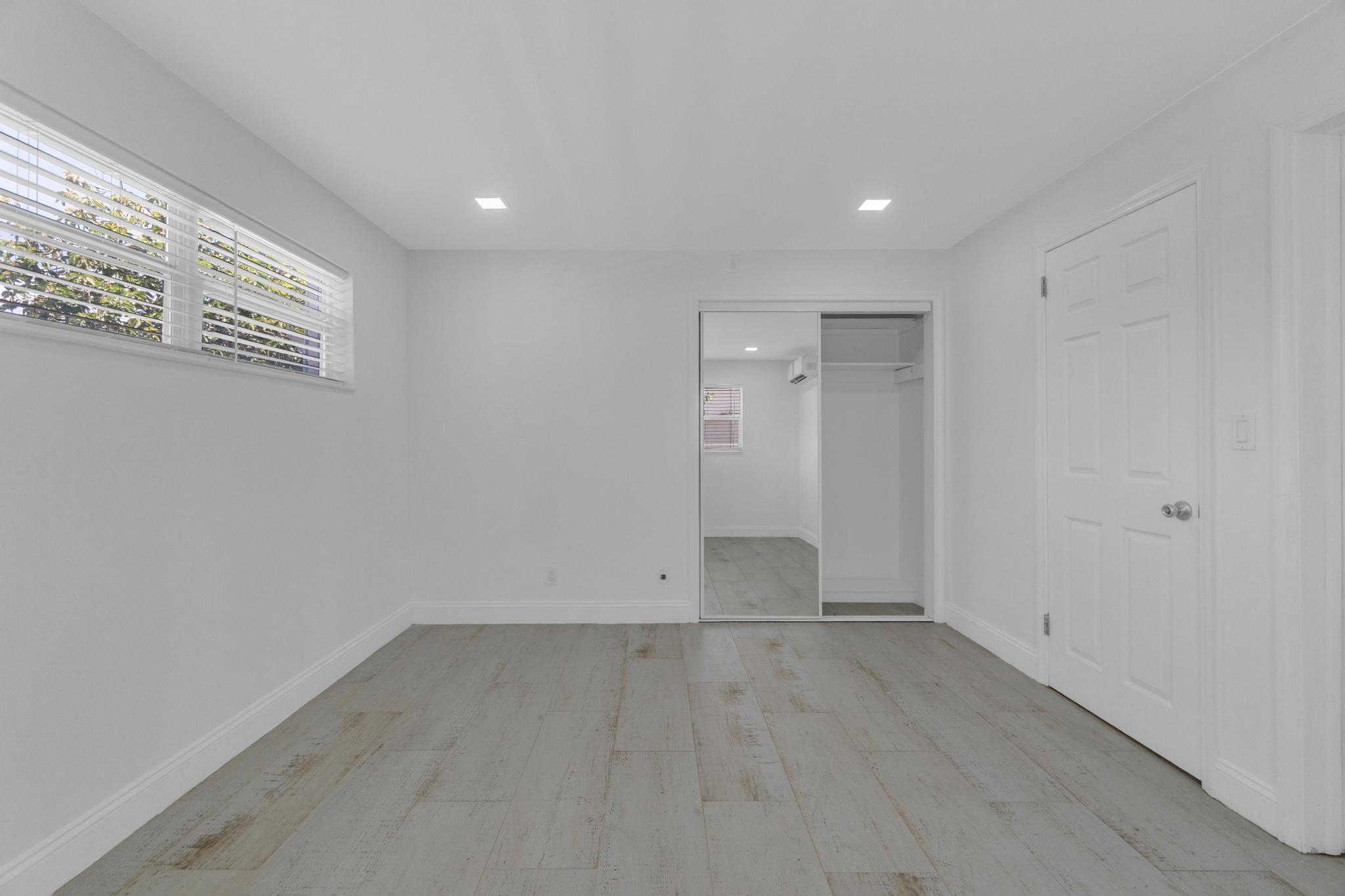 3212 NE 7th Pl 2