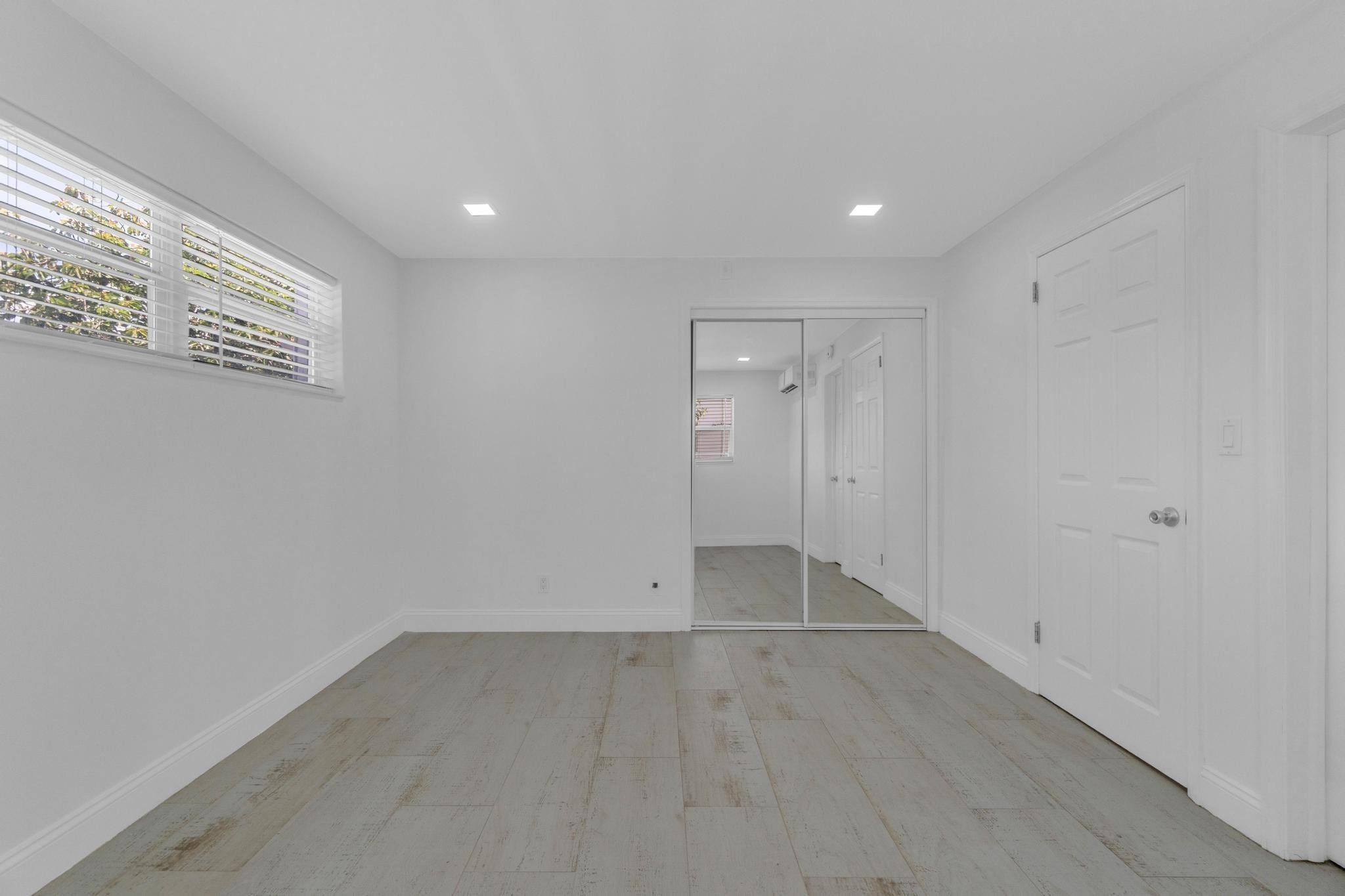 3212 NE 7th Pl 2