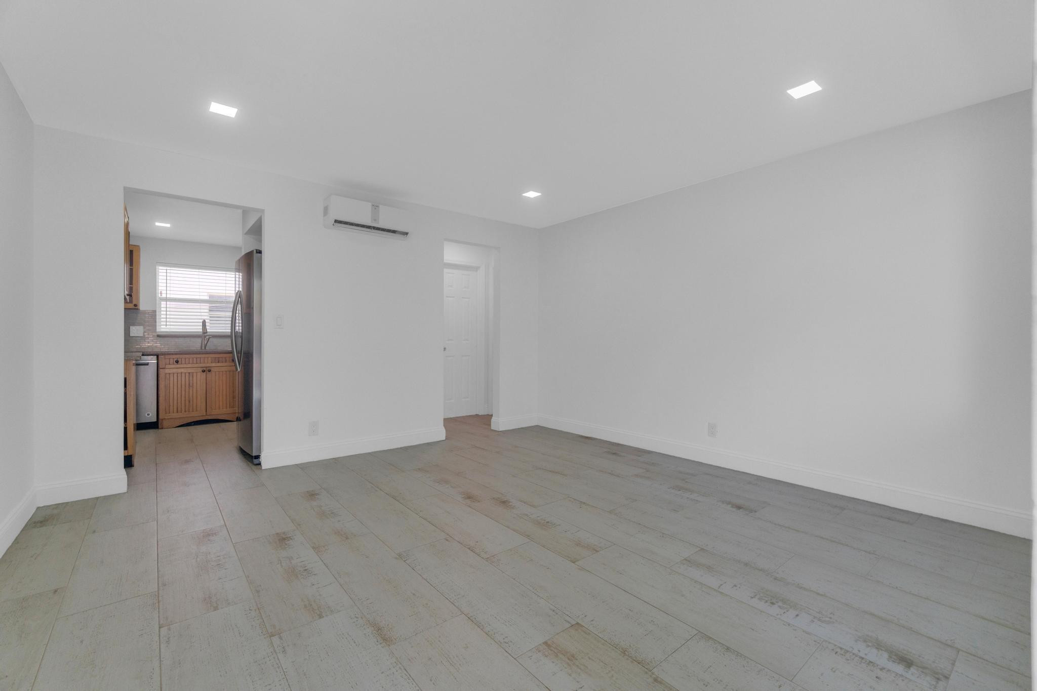 3212 NE 7th Pl 2