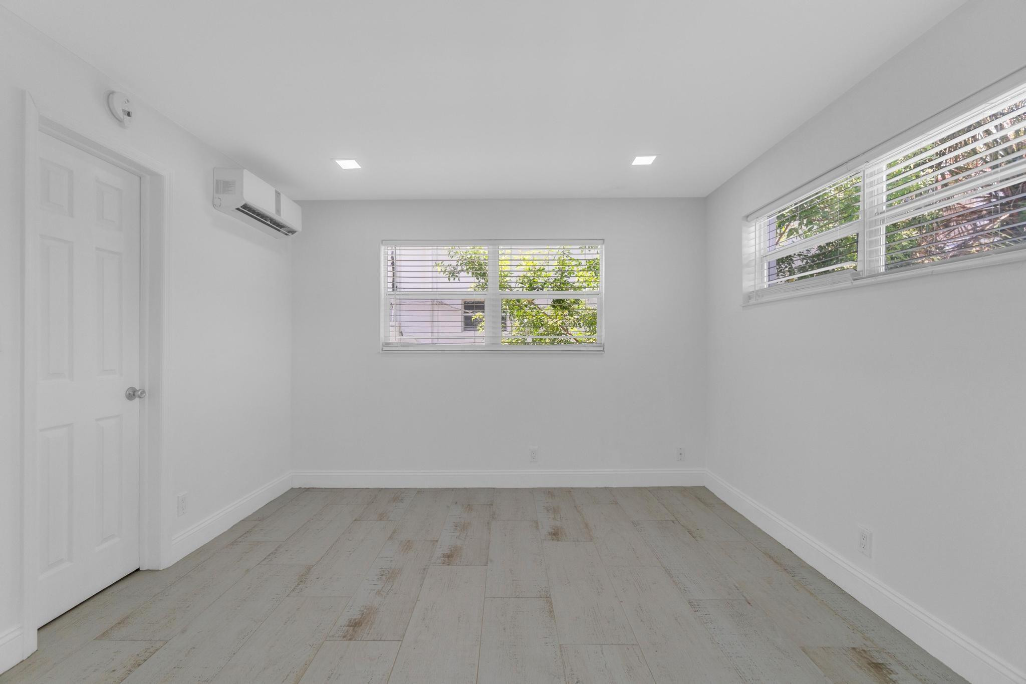 3212 NE 7th Pl 2