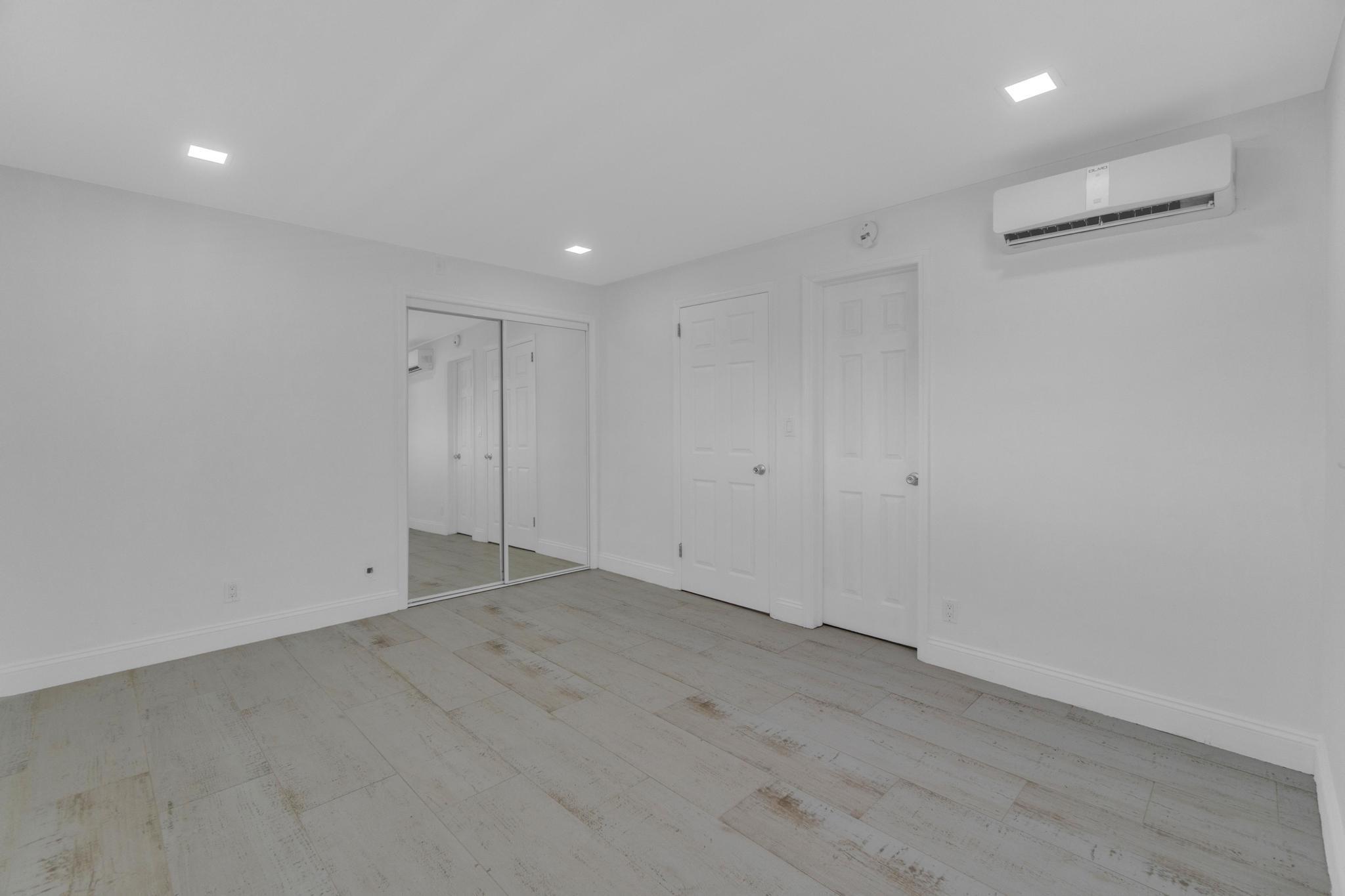 3212 NE 7th Pl 2