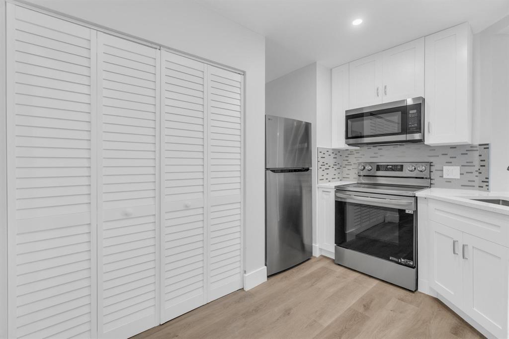 3425 NW 44th St 105
