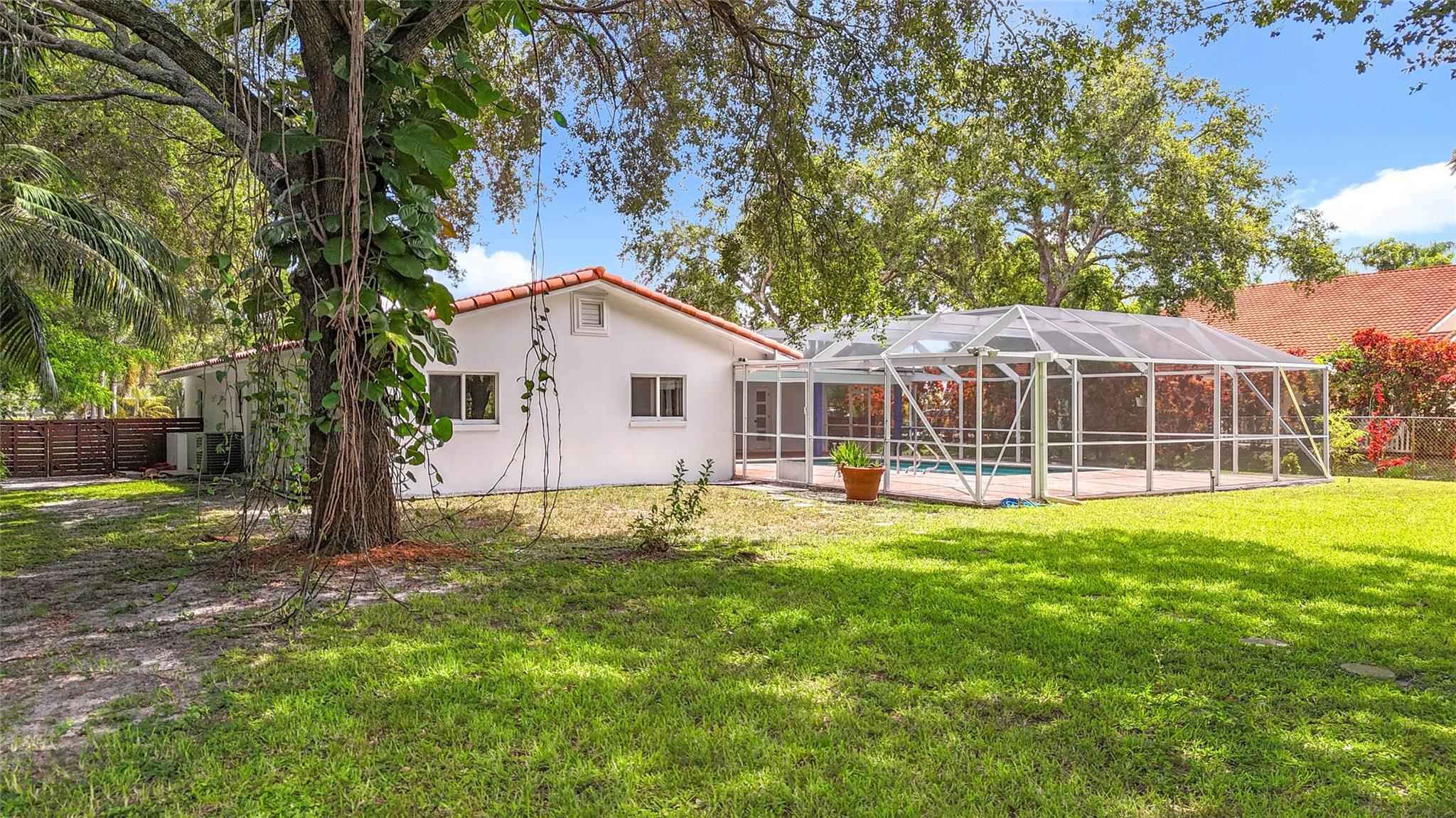 12100 NW 4th St