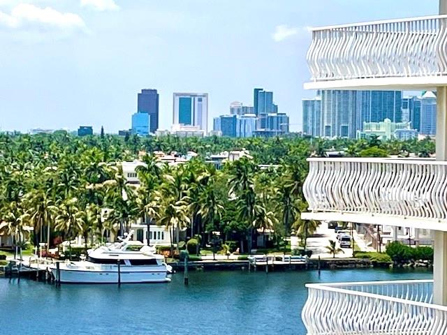 1 Las Olas Circle 712