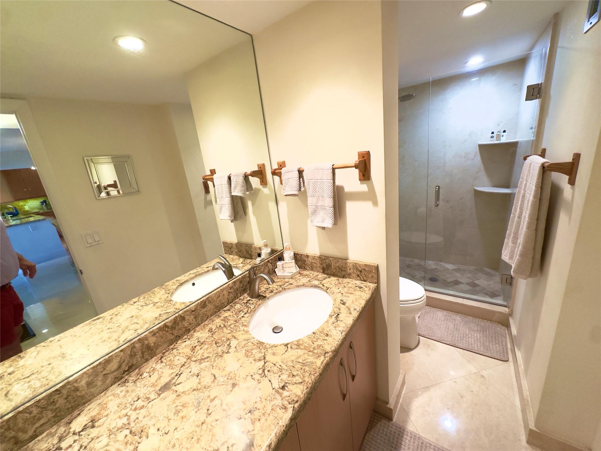 1 Las Olas Circle 712