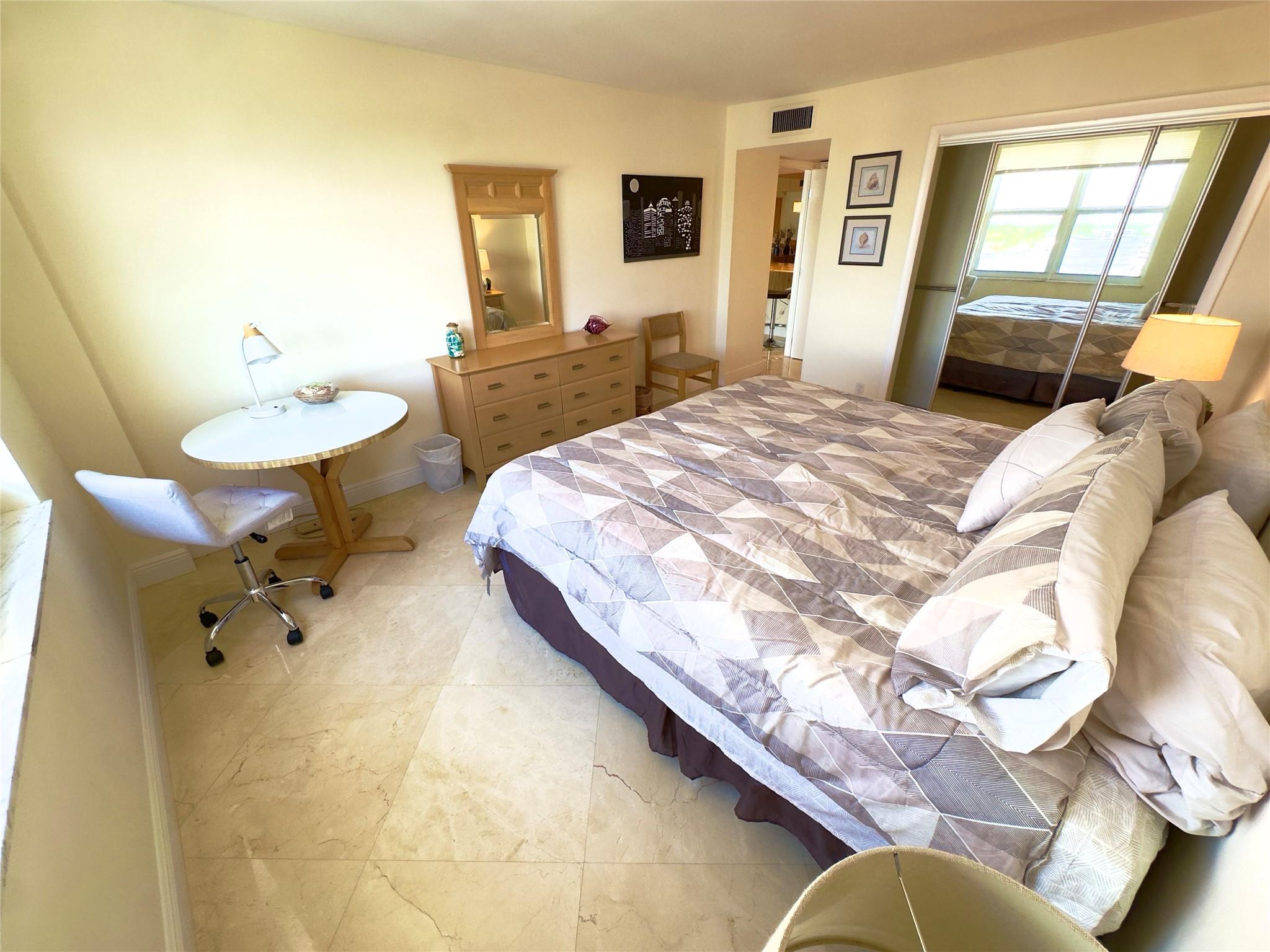 1 Las Olas Circle 712