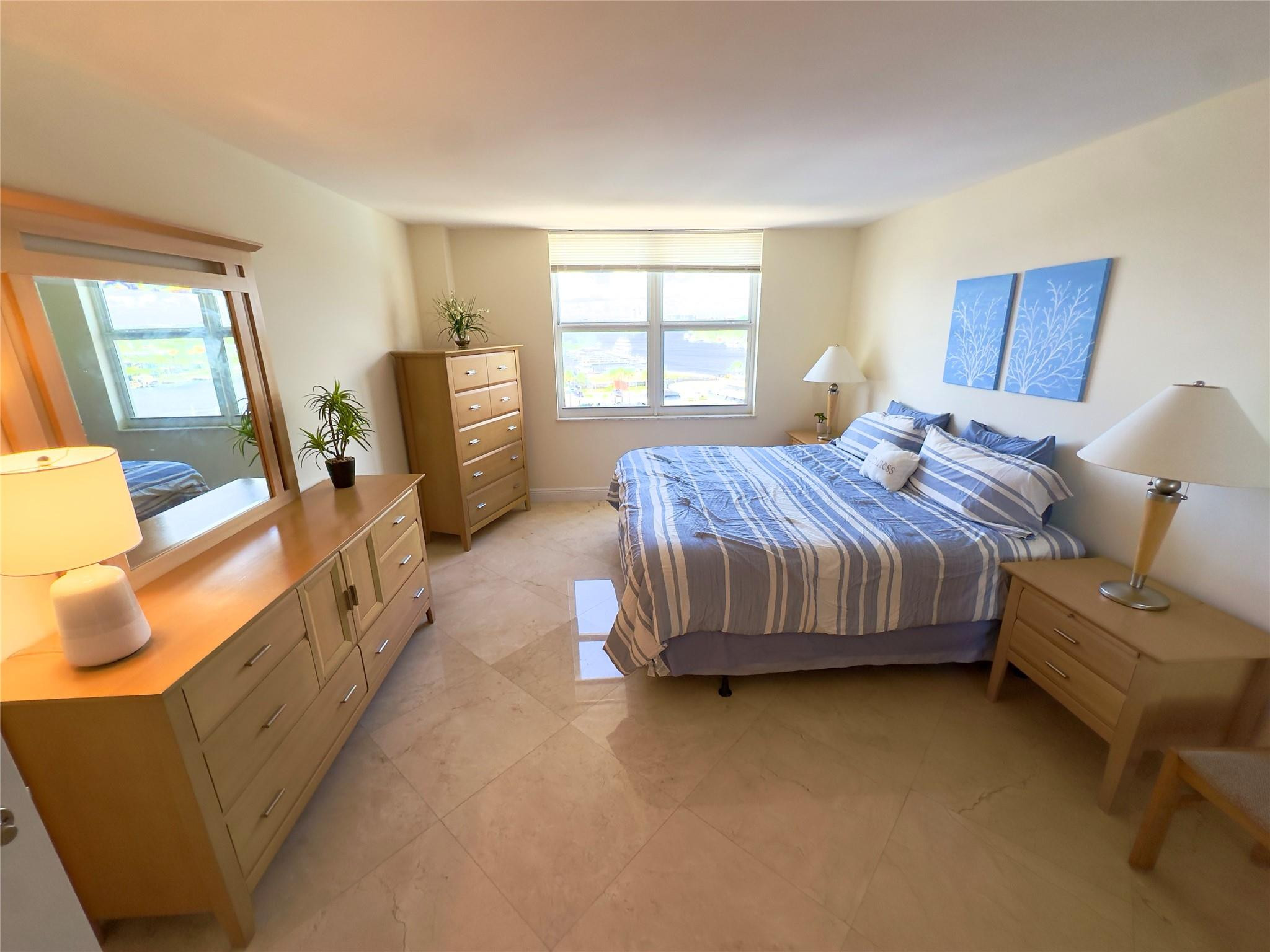 1 Las Olas Circle 712