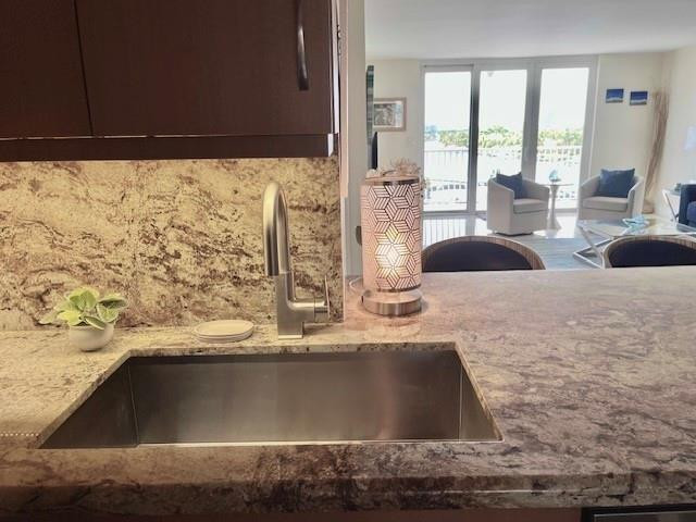 1 Las Olas Circle 712