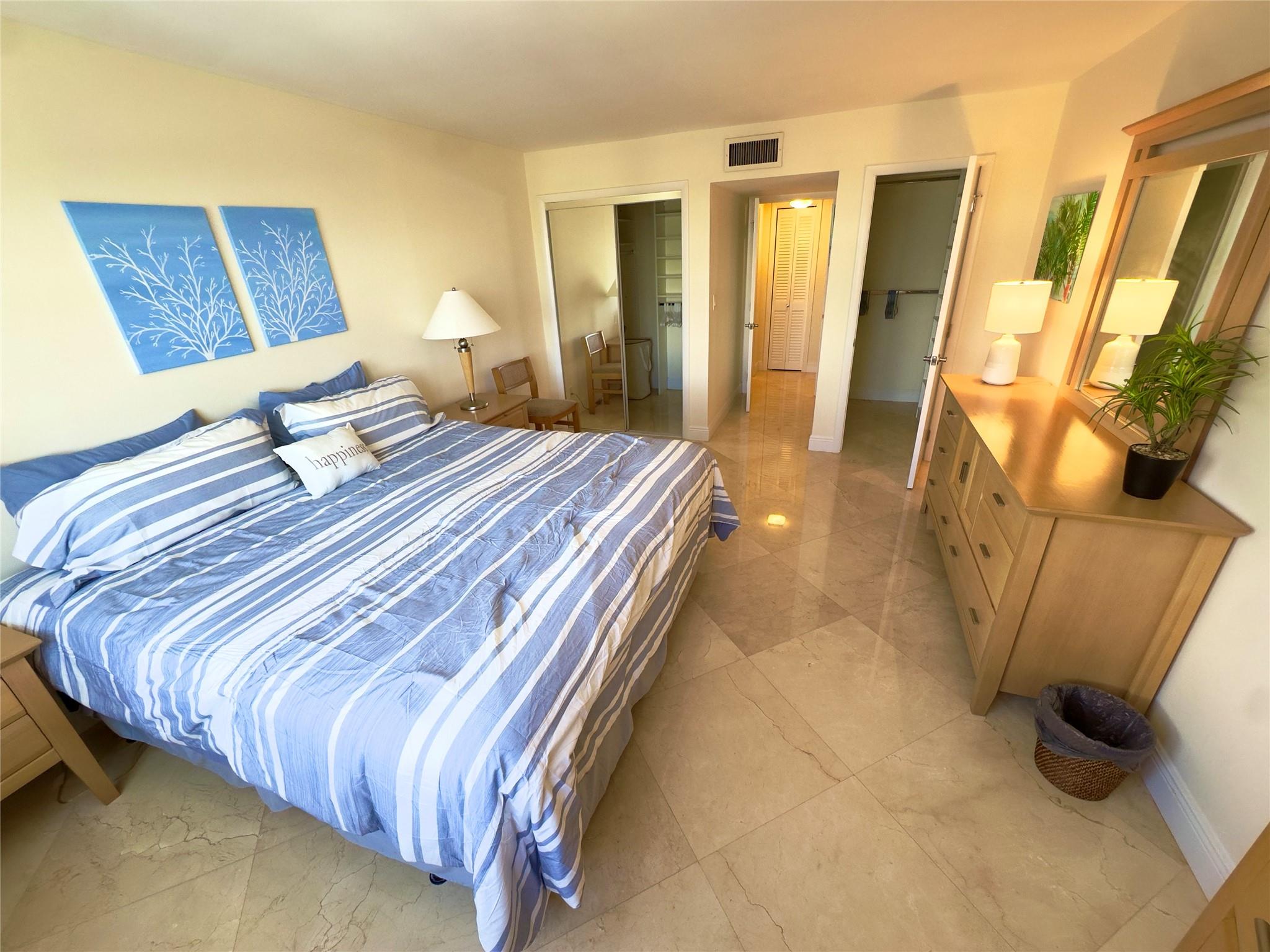 1 Las Olas Circle 712