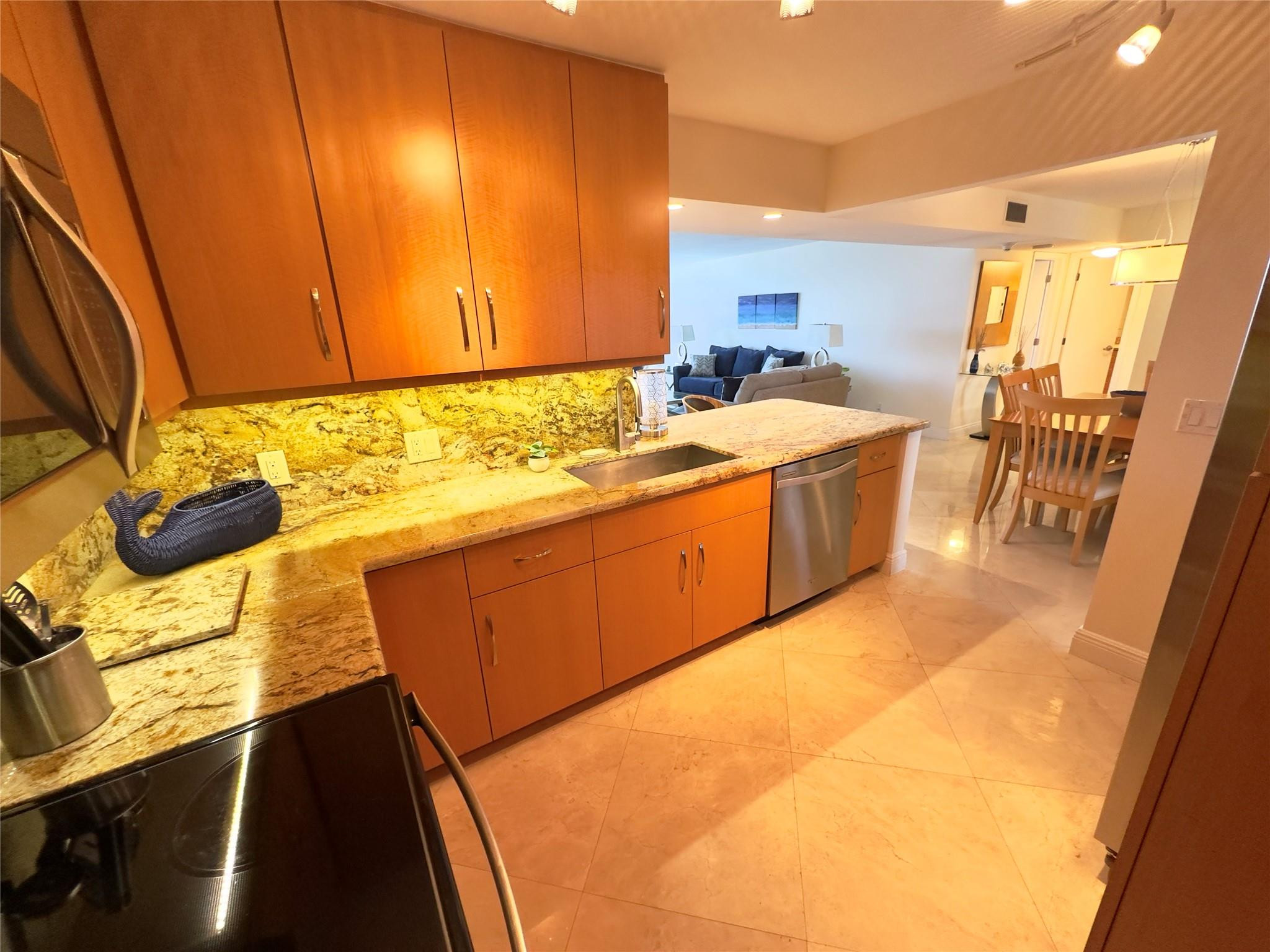 1 Las Olas Circle 712