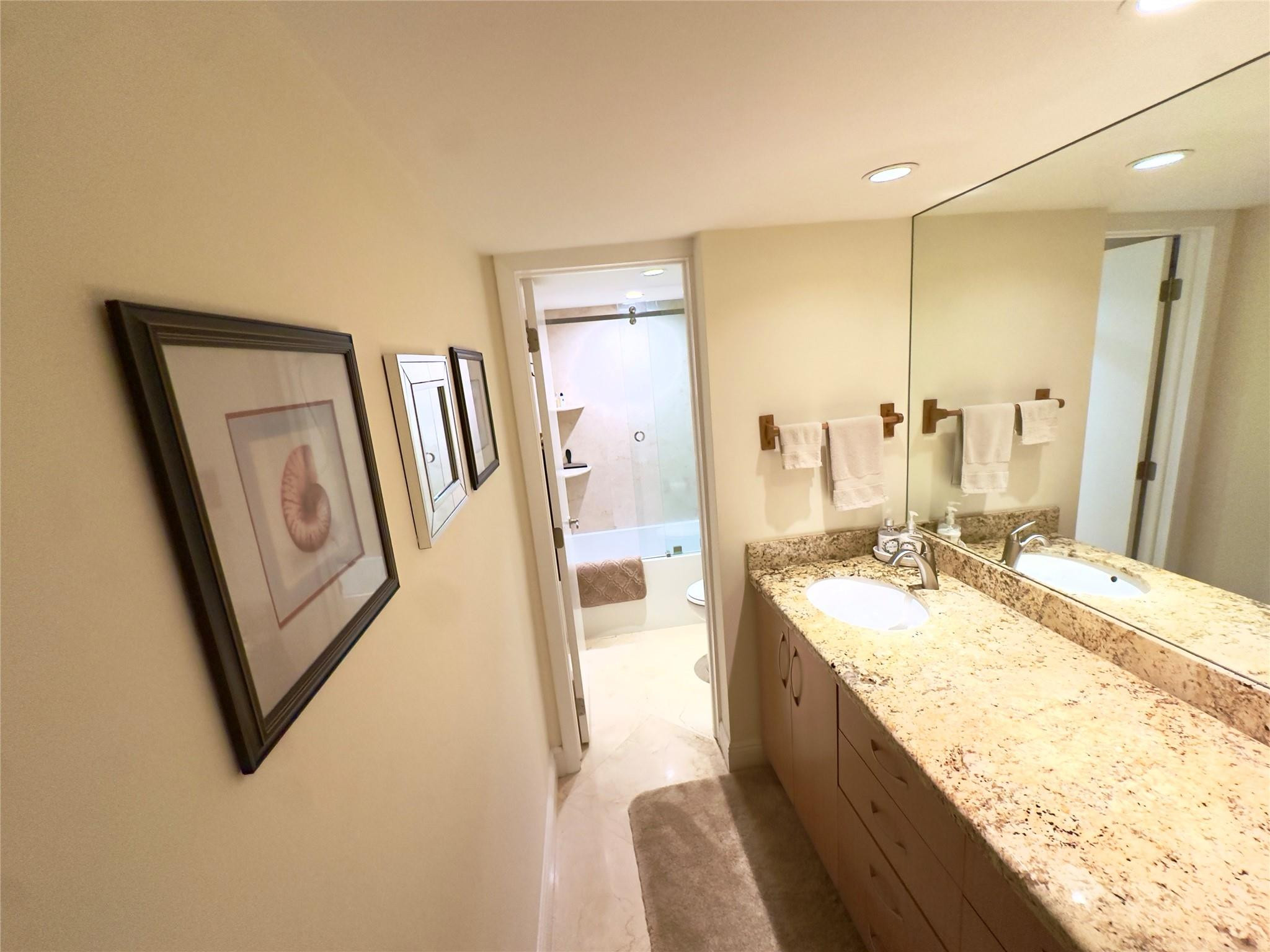 1 Las Olas Circle 712