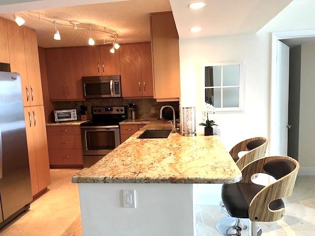 1 Las Olas Circle 712