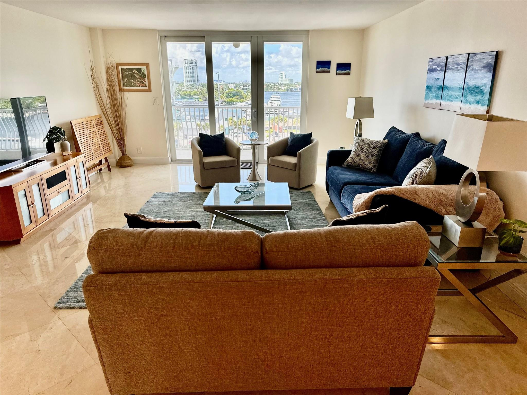 1 Las Olas Circle 712