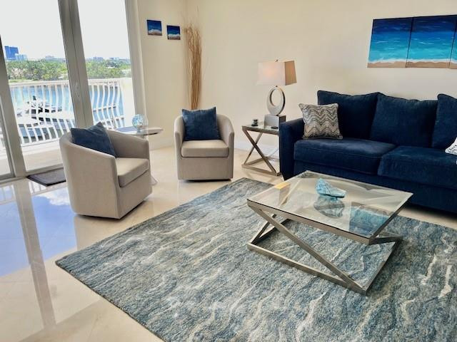 1 Las Olas Circle 712