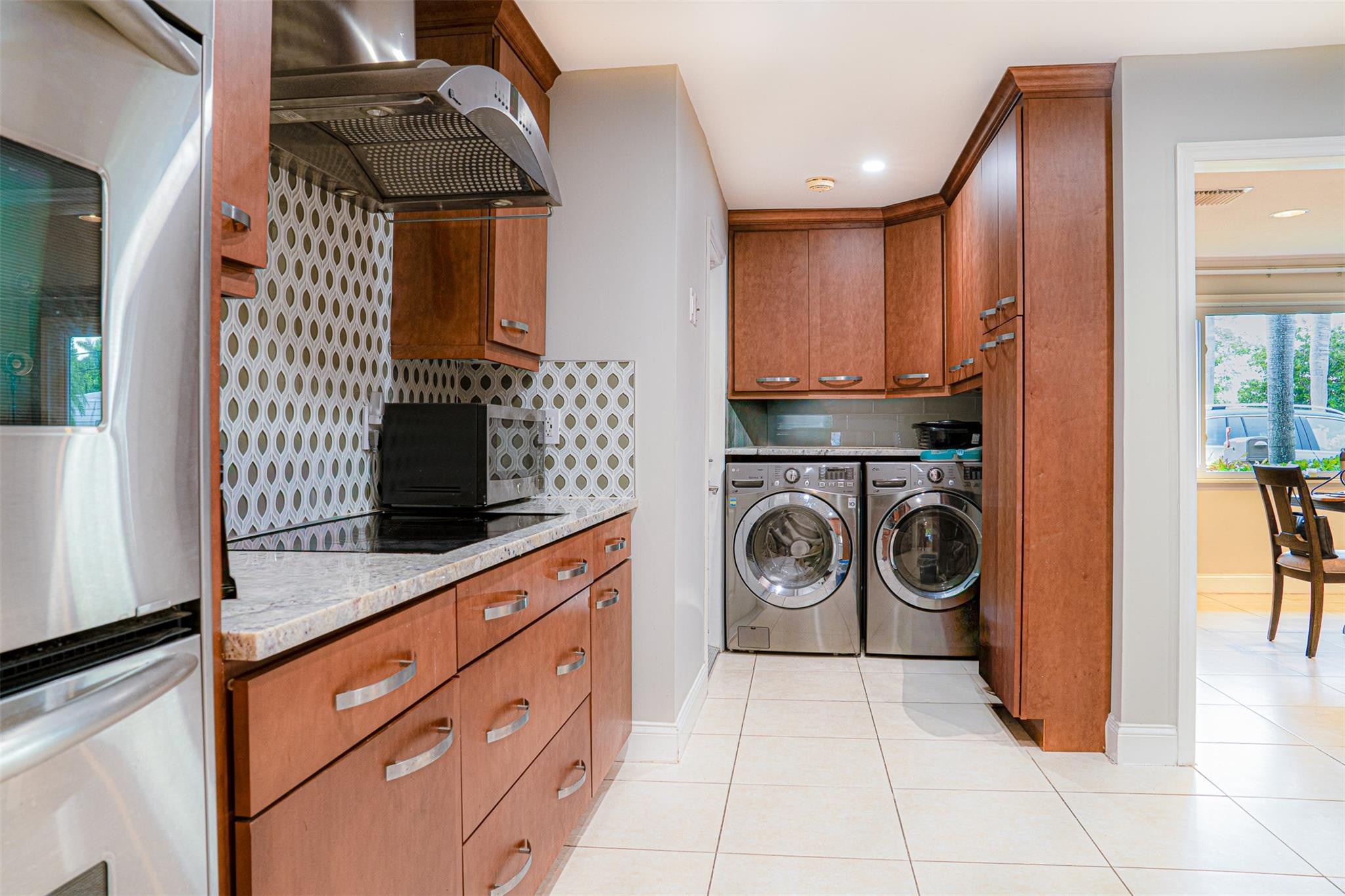 4131 Bayview Dr