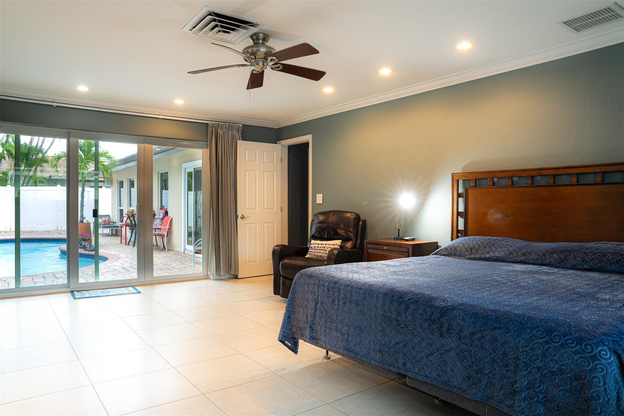 4131 Bayview Dr