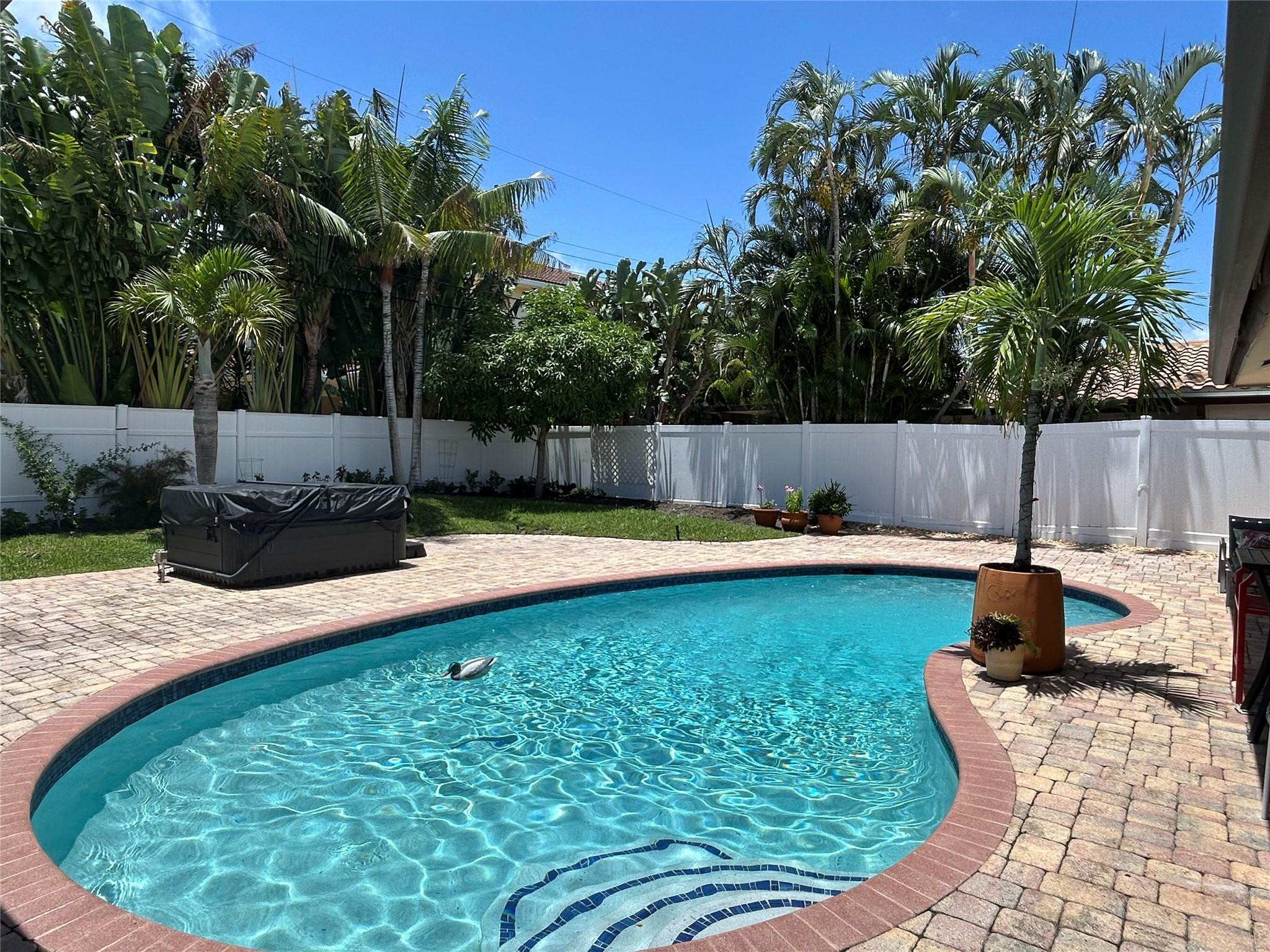 4131 Bayview Dr