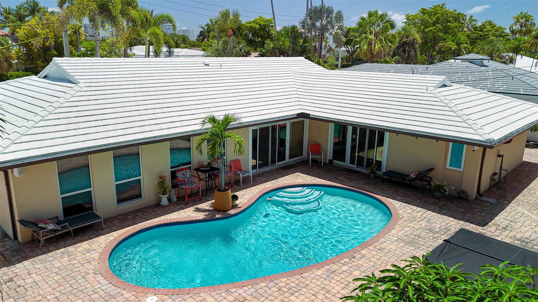 4131 Bayview Dr
