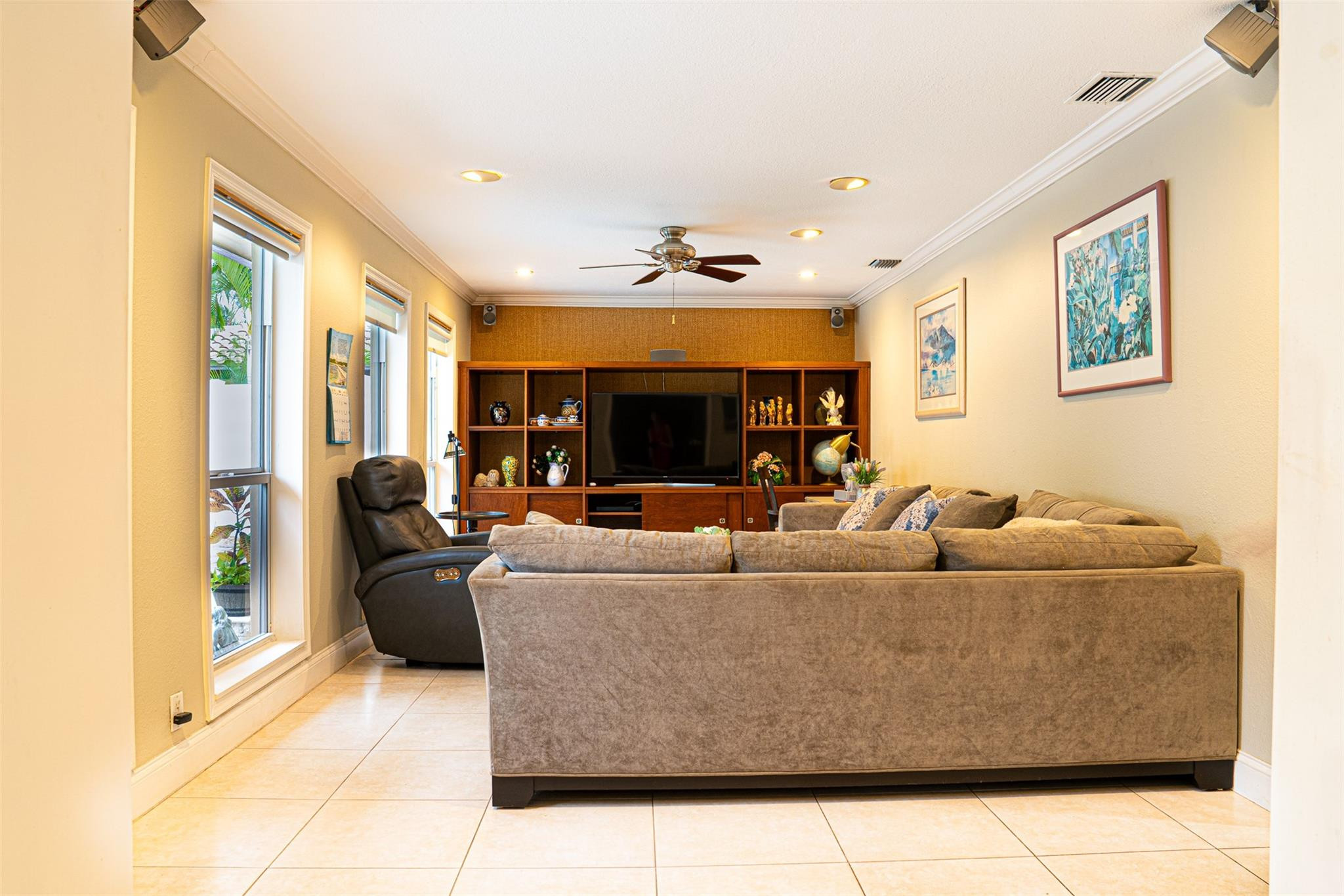 4131 Bayview Dr